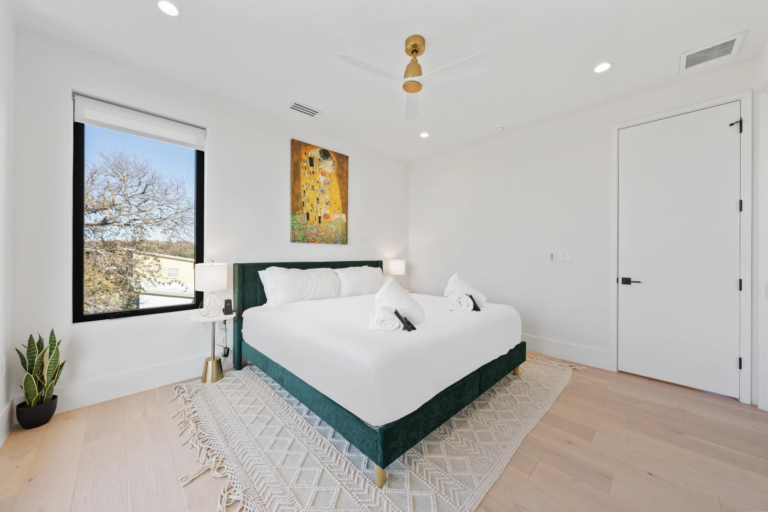 Wander Austin Oakhaven #72