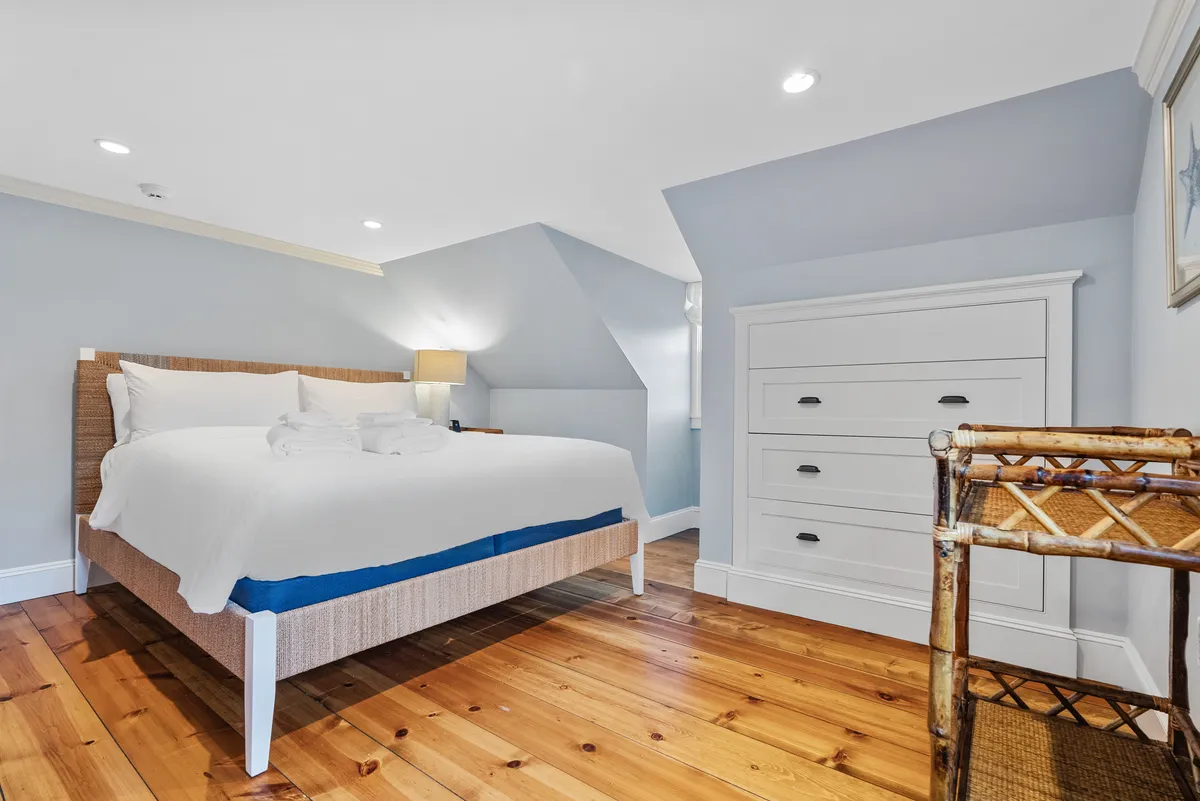Bedroom 5 image
