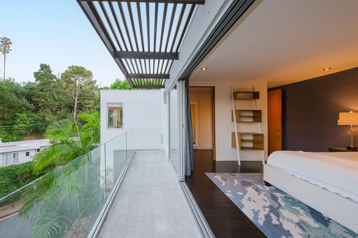 Wander Hollywood Vista #50