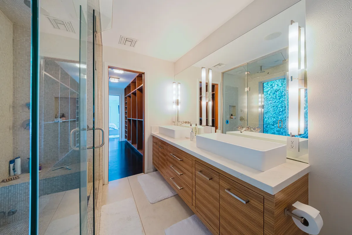 Wander Hollywood Vista #24