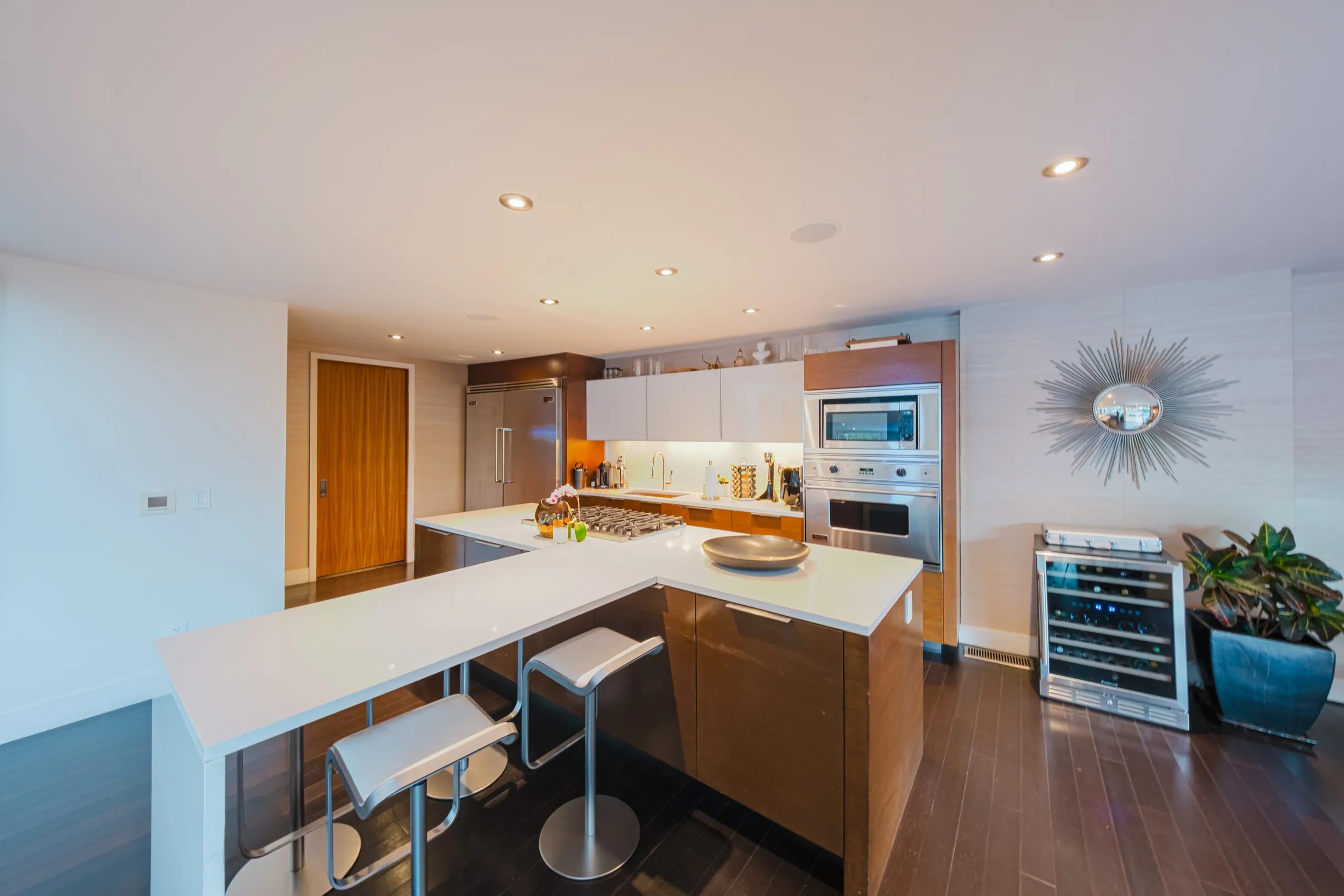 Wander Hollywood Vista #60