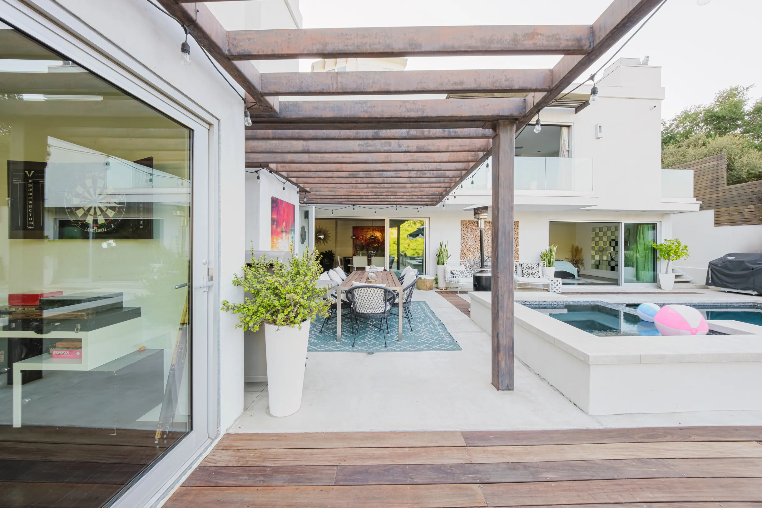 Wander Hollywood Vista #82