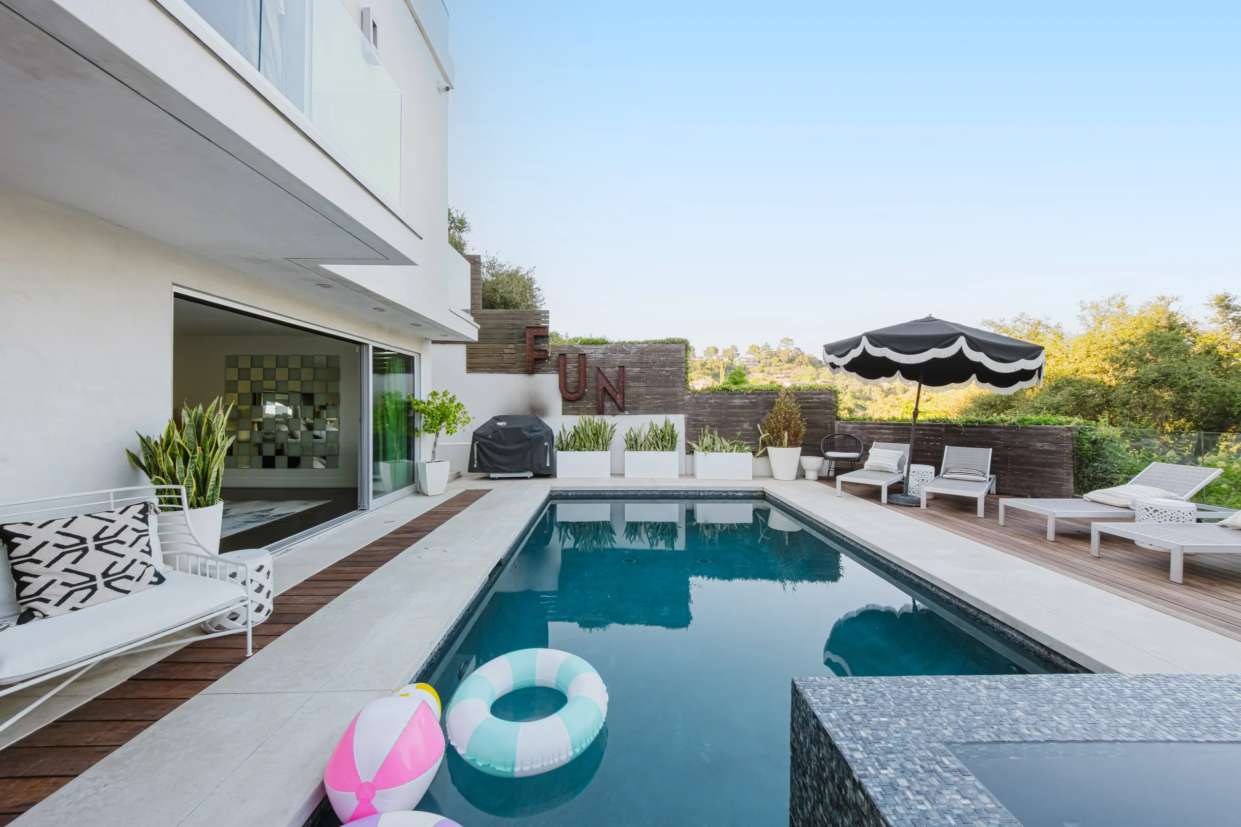 Wander Hollywood Vista #75