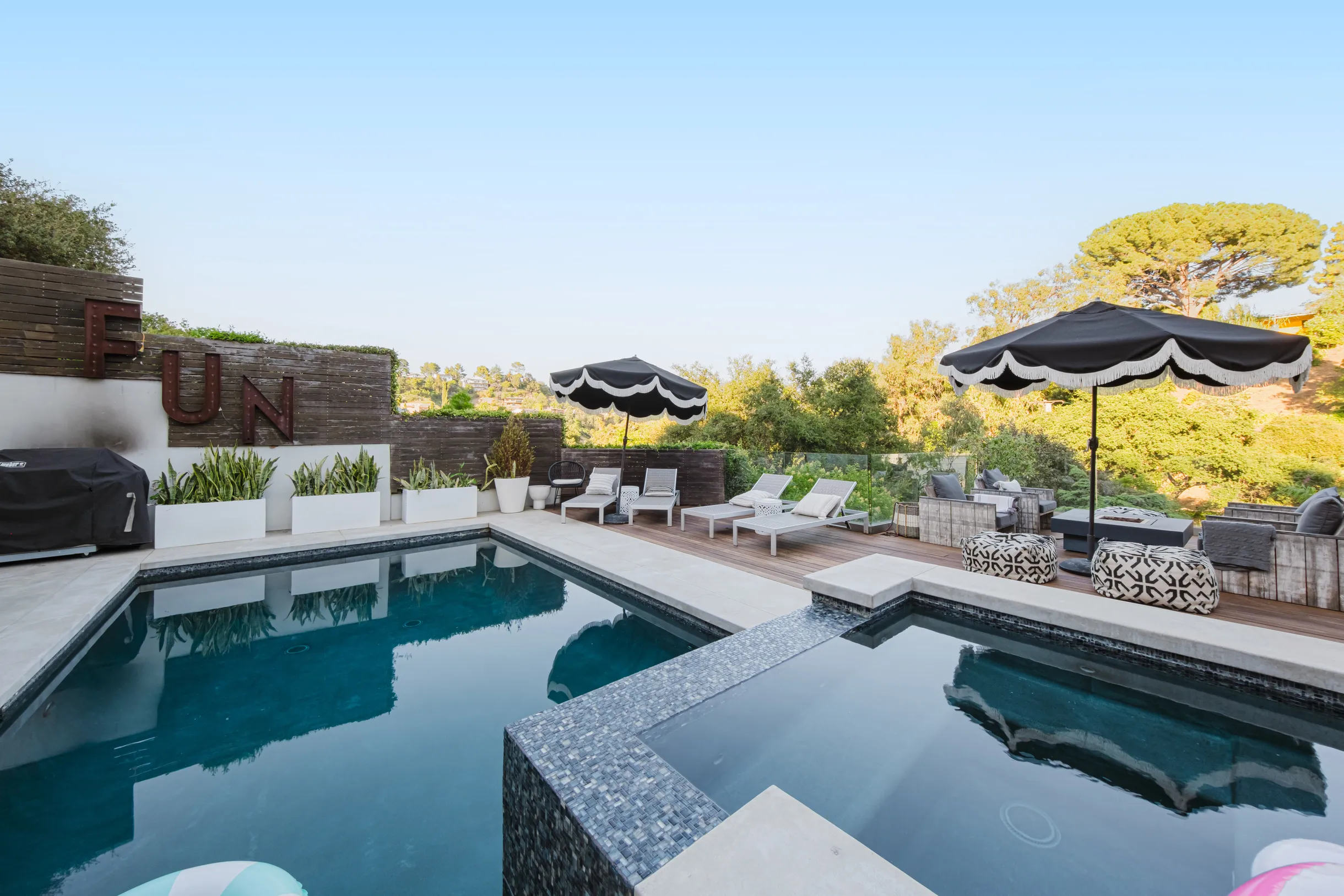 Wander Hollywood Vista #57