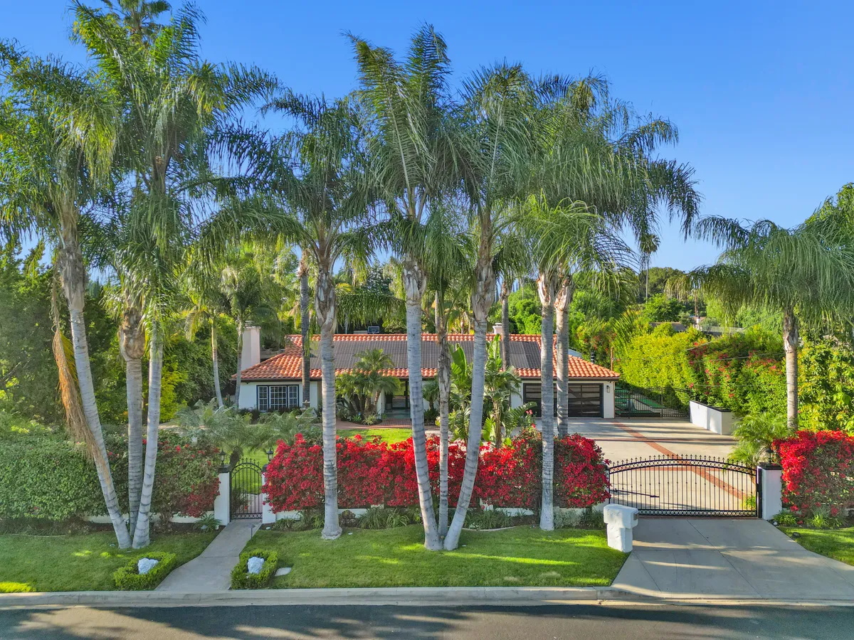 Property in Woodland Hills, Los Angeles property photo 5