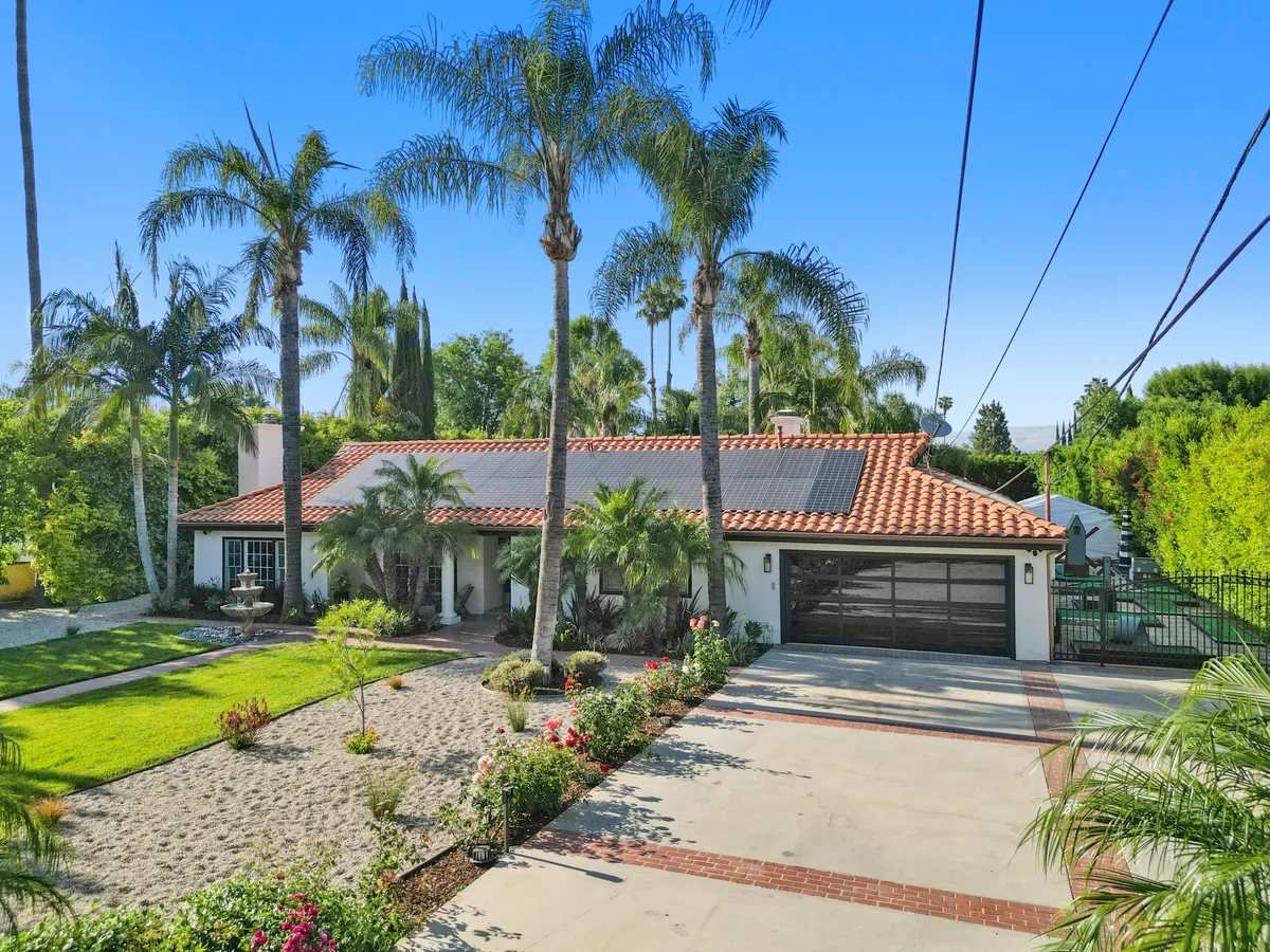 Property in Woodland Hills, Los Angeles property photo 4