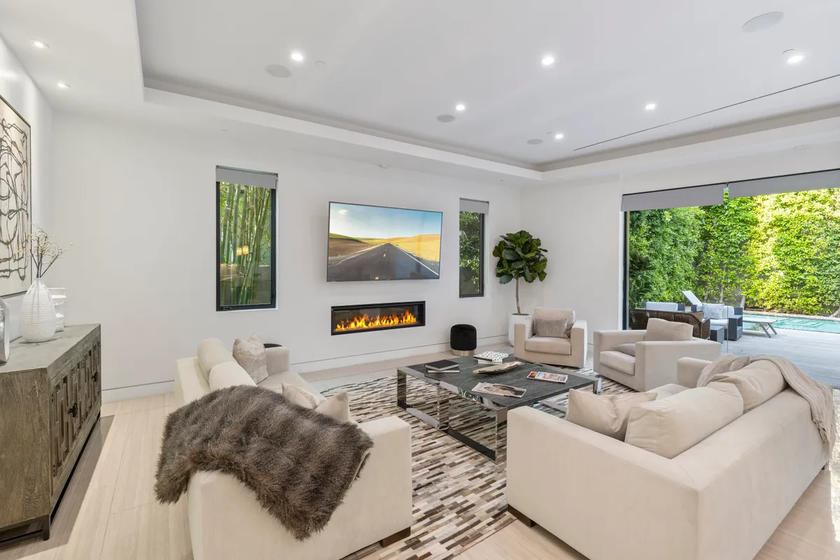 Wander West Hollywood Villa