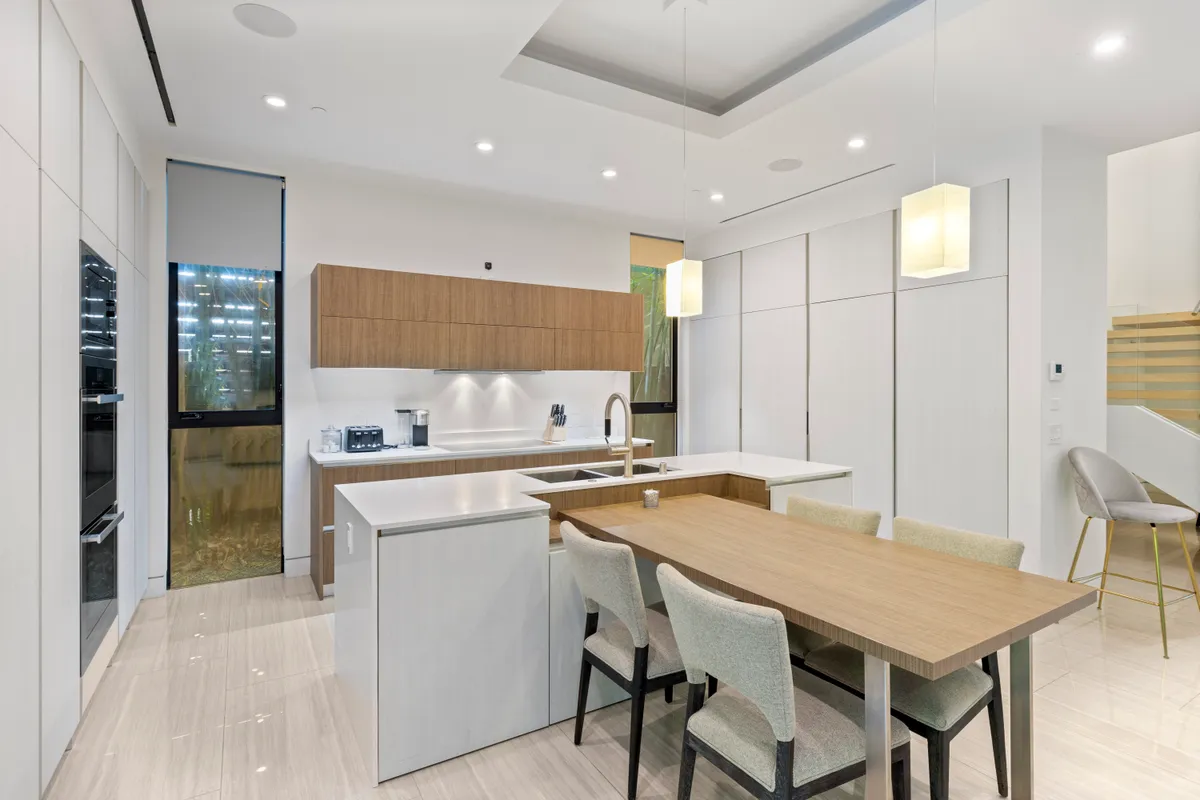 Wander West Hollywood Villa