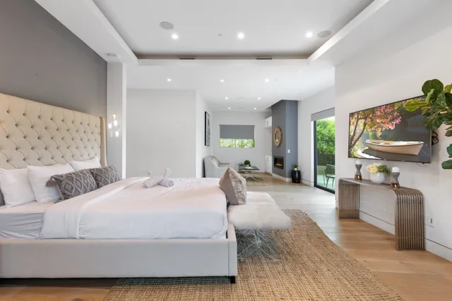 Bedroom 1 image 1