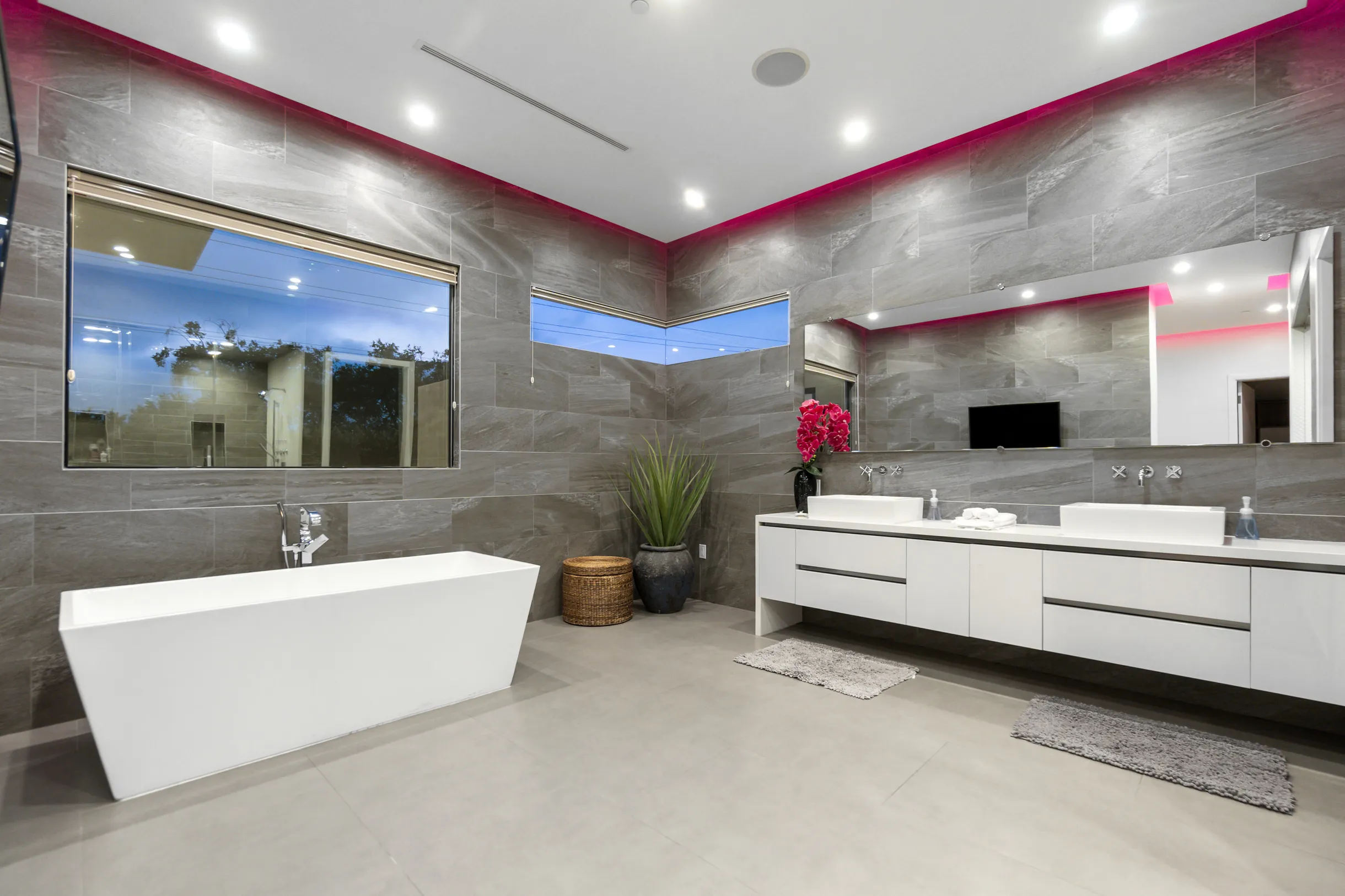 Wander Hollywood Oasis #10