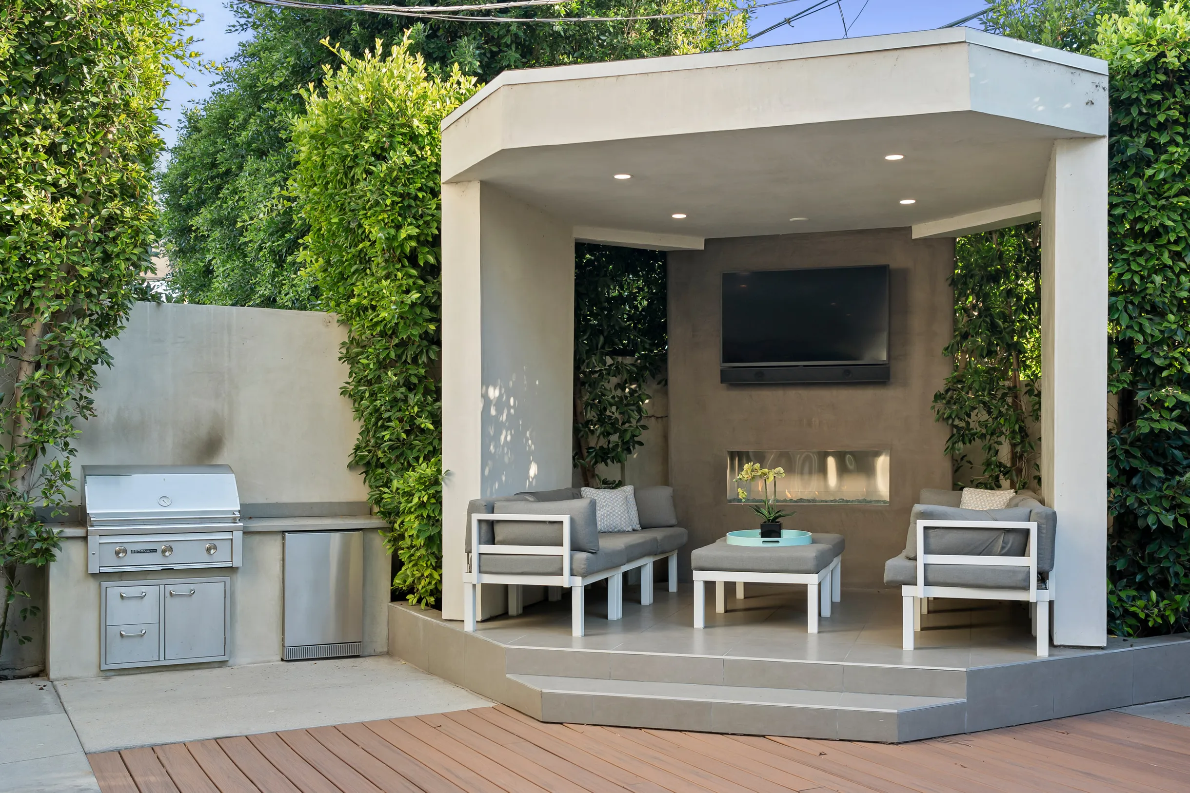 Wander Hollywood Oasis #32