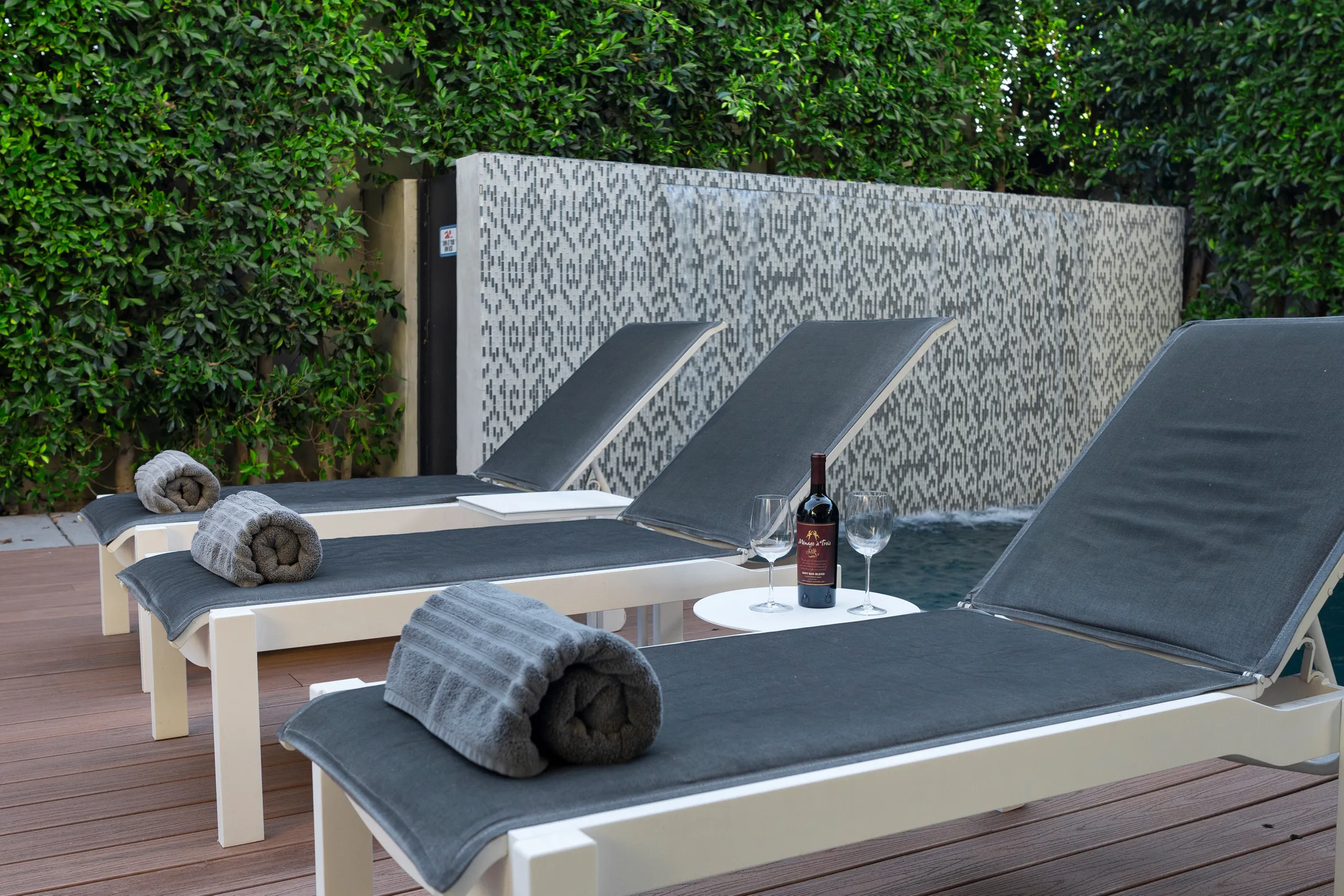 Wander Hollywood Oasis #31