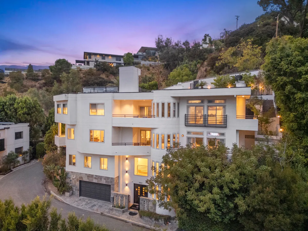 Franklin Mediterranean Villa - Spectacular Estate with Panoramic Views of LA