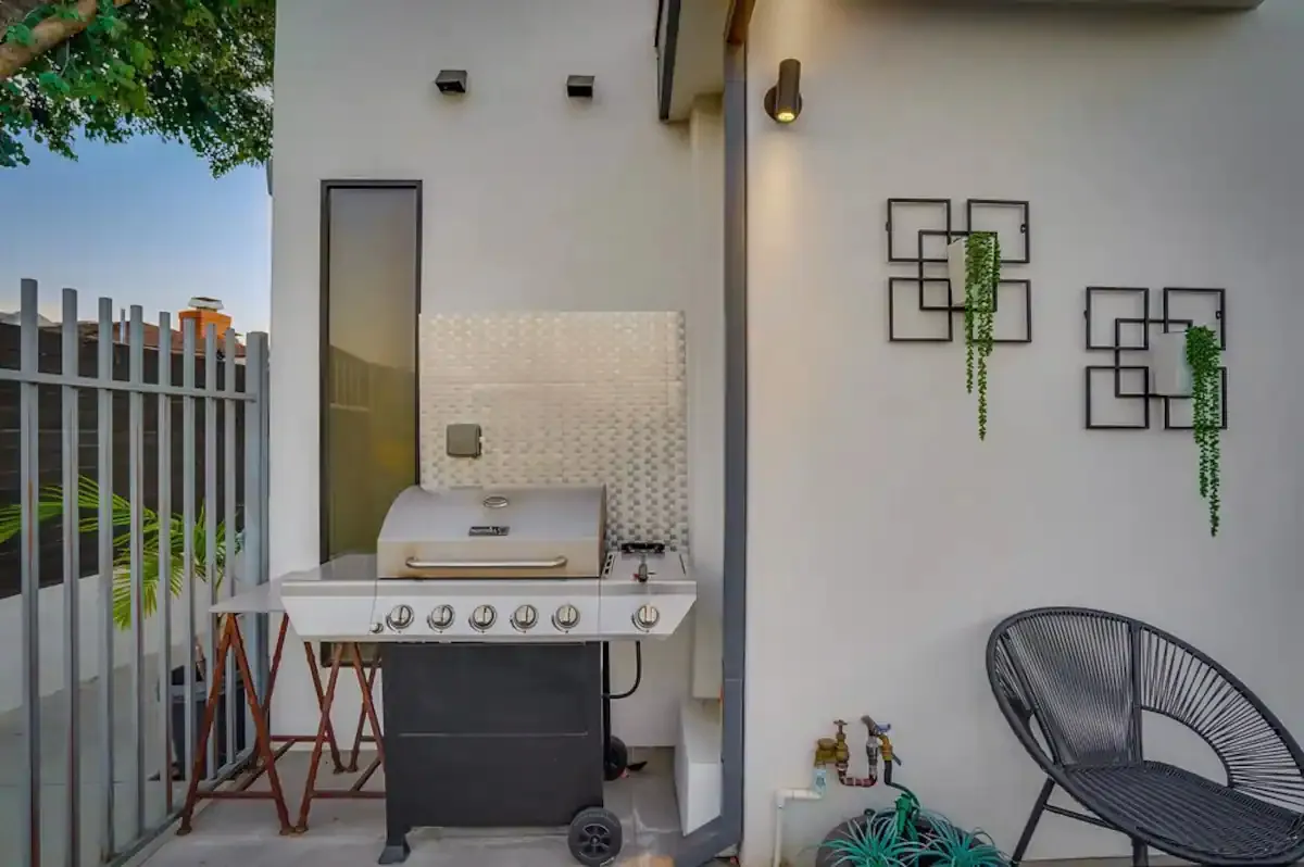 Wander Hollywood Hillside #61