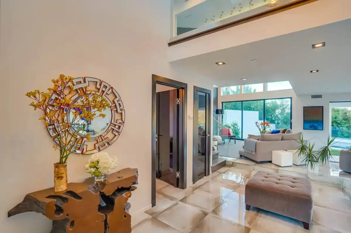 Wander Hollywood Hillside #66