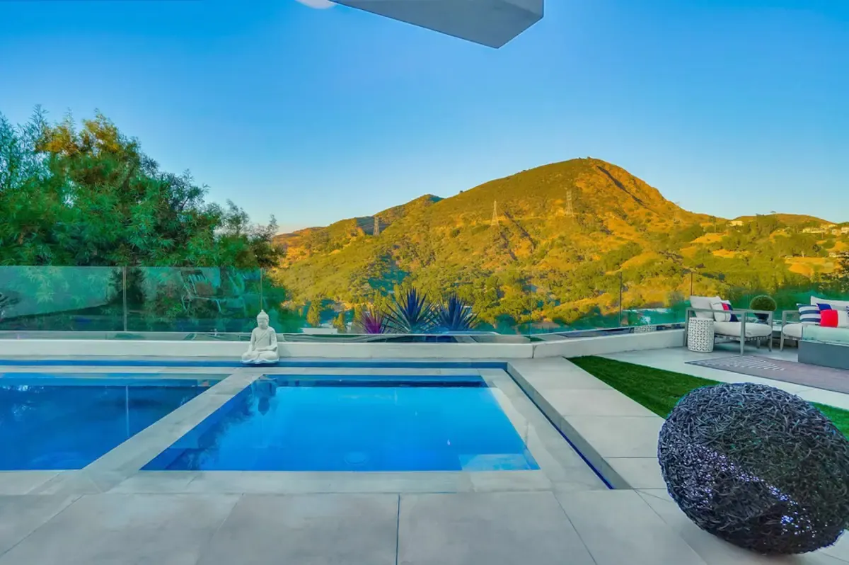 Wander Hollywood Hillside #57