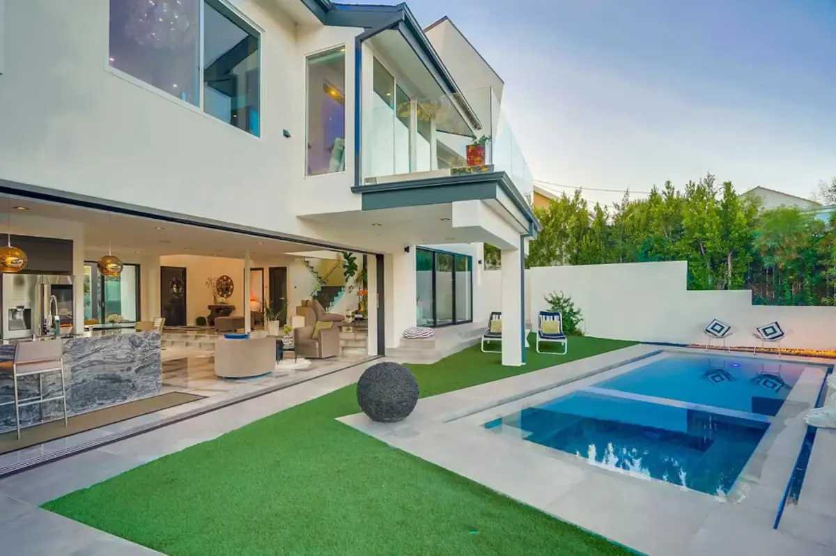 Wander Hollywood Hillside #68