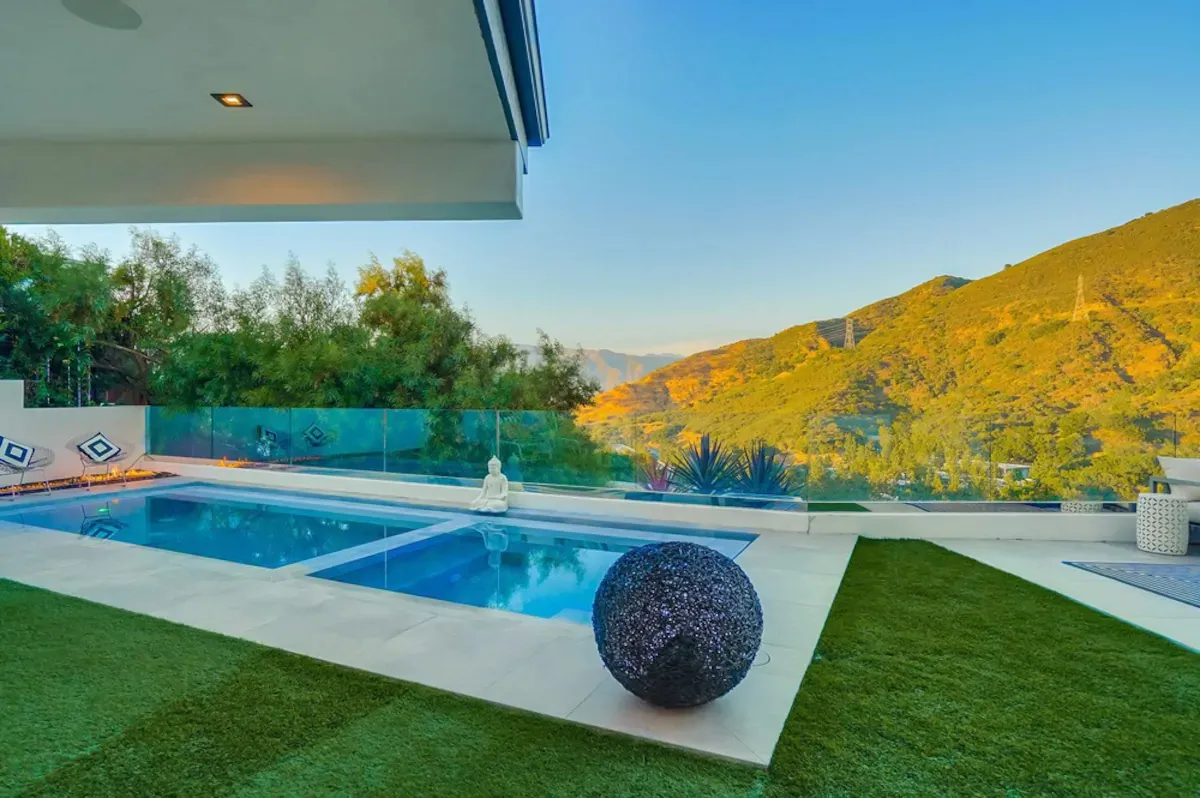 Wander Hollywood Hillside #51