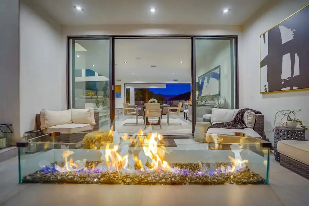 Wander Hollywood Hillside