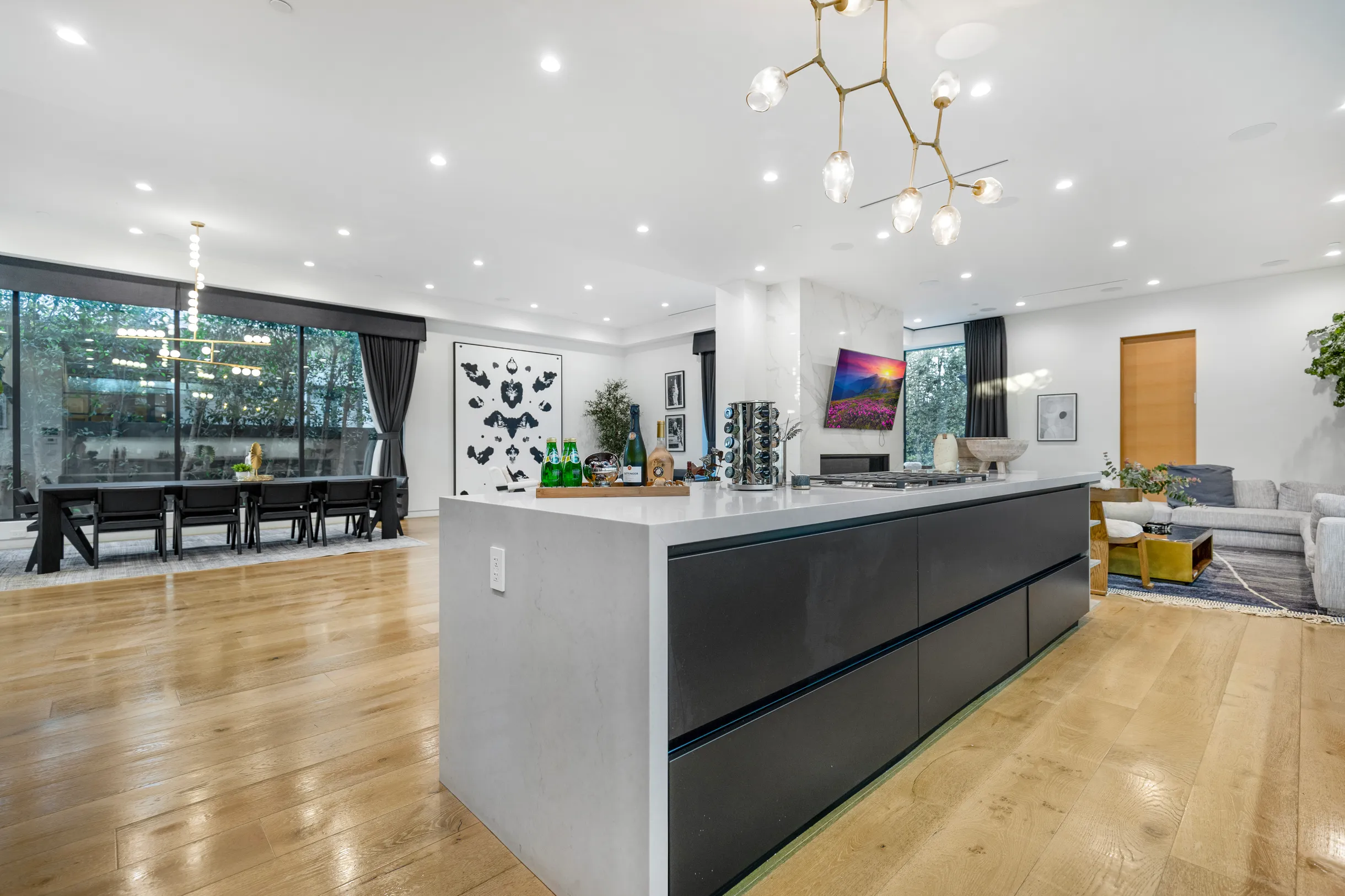 Wander West Hollywood Manor #25