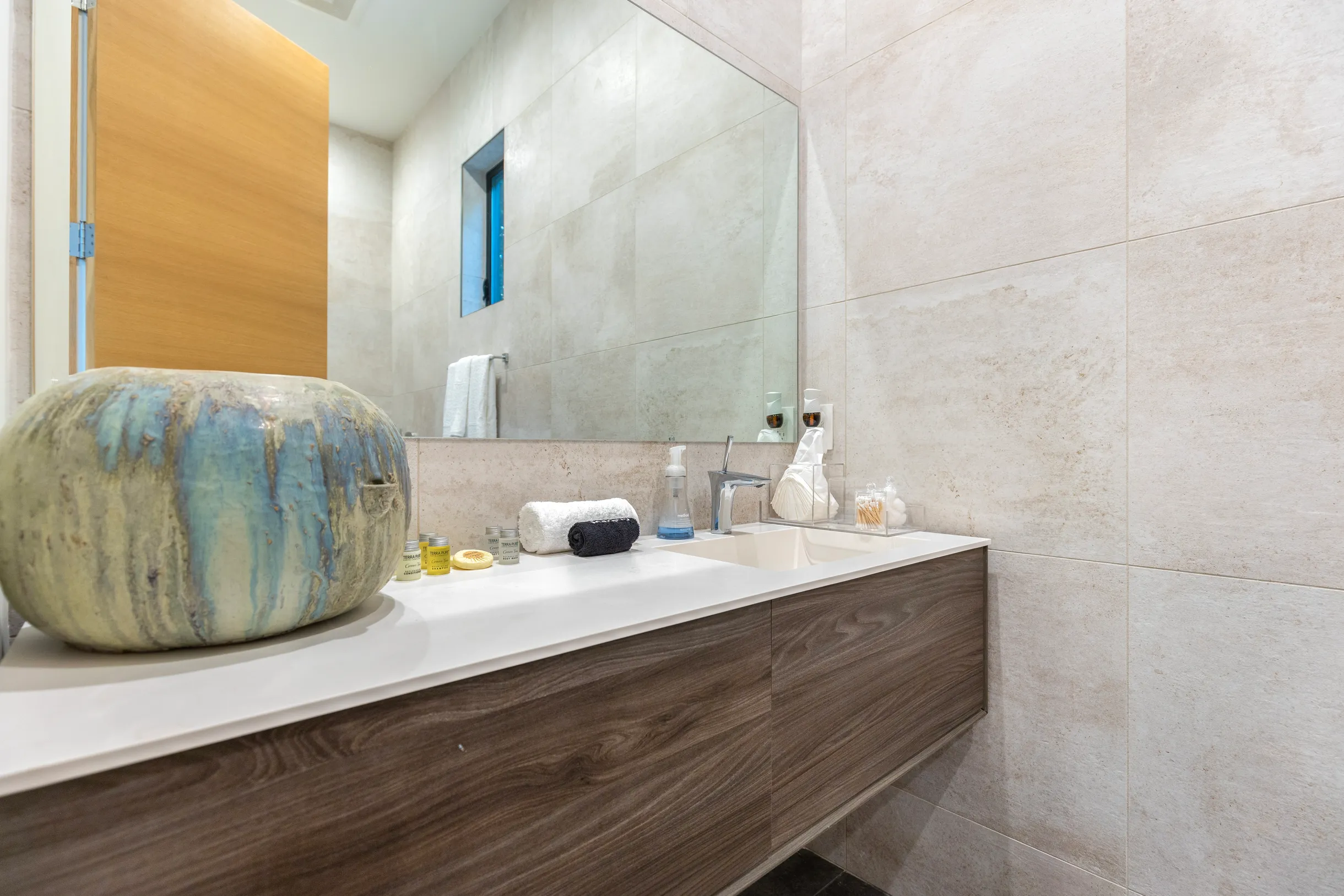 Wander West Hollywood Manor #5