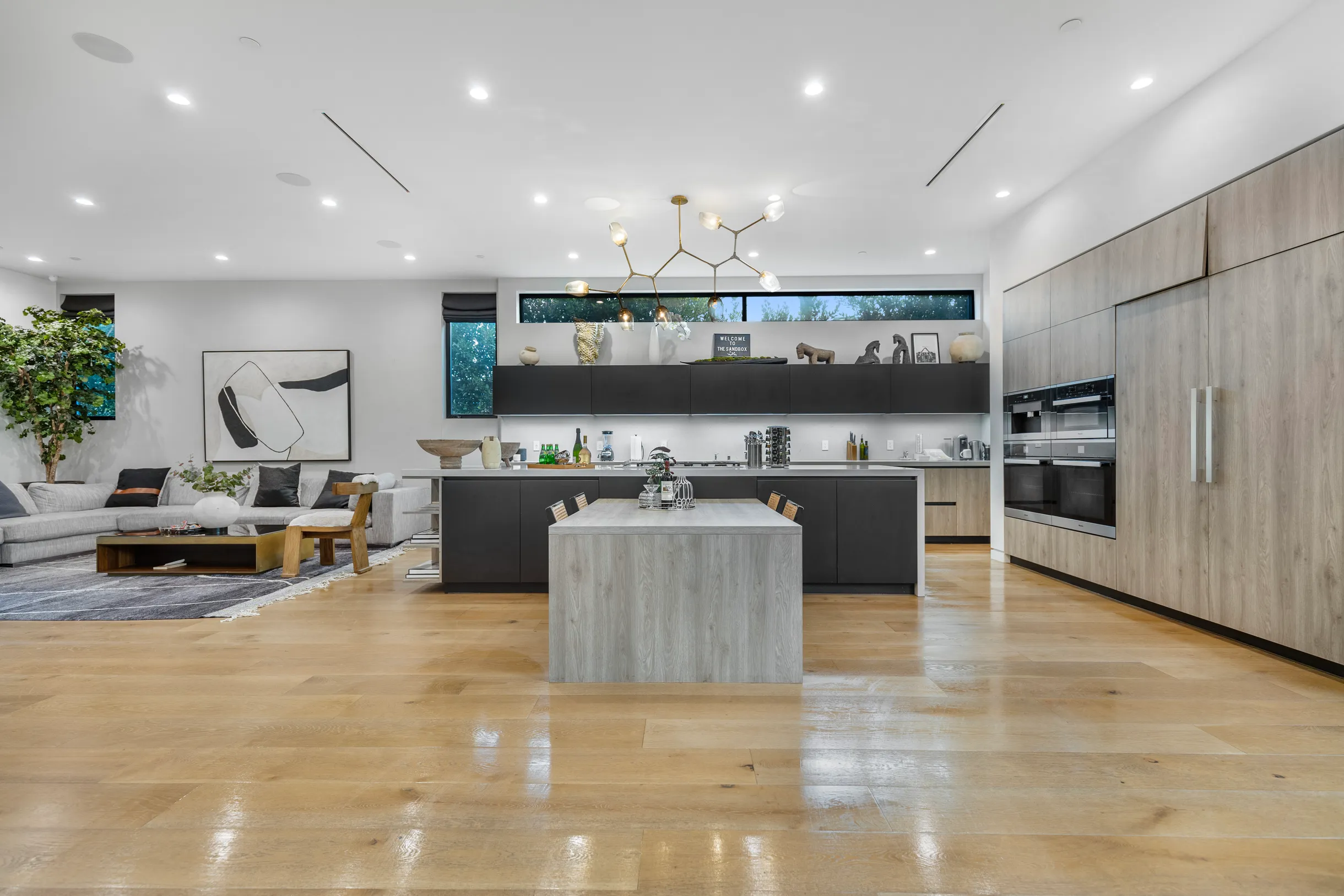 Wander West Hollywood Manor #33