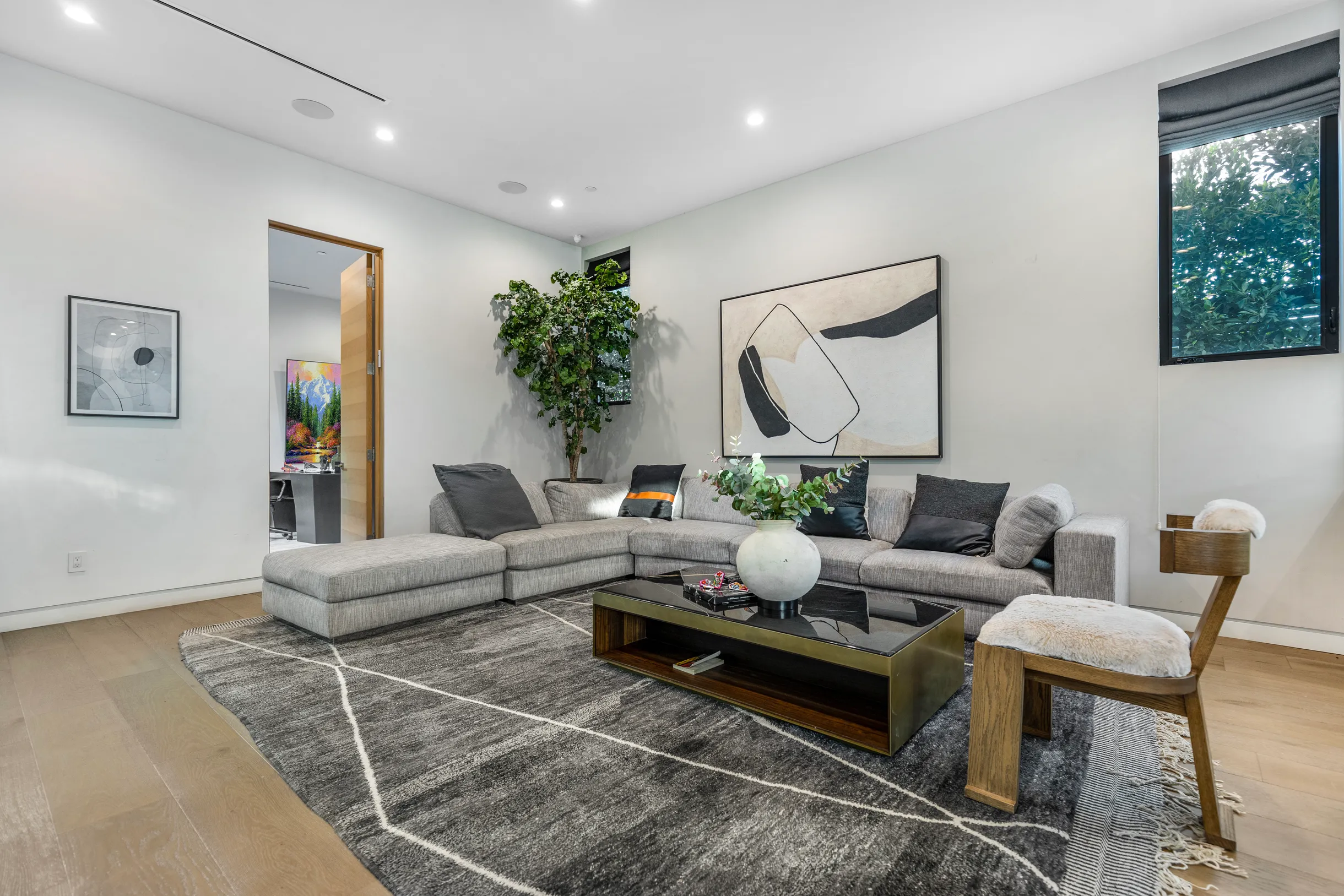 Wander West Hollywood Manor #26