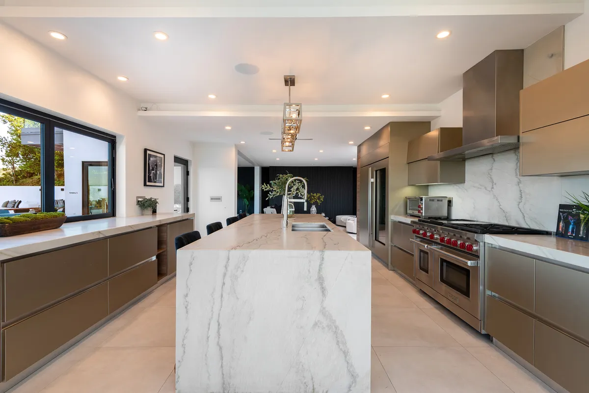 Wander Tarzana Hills #24