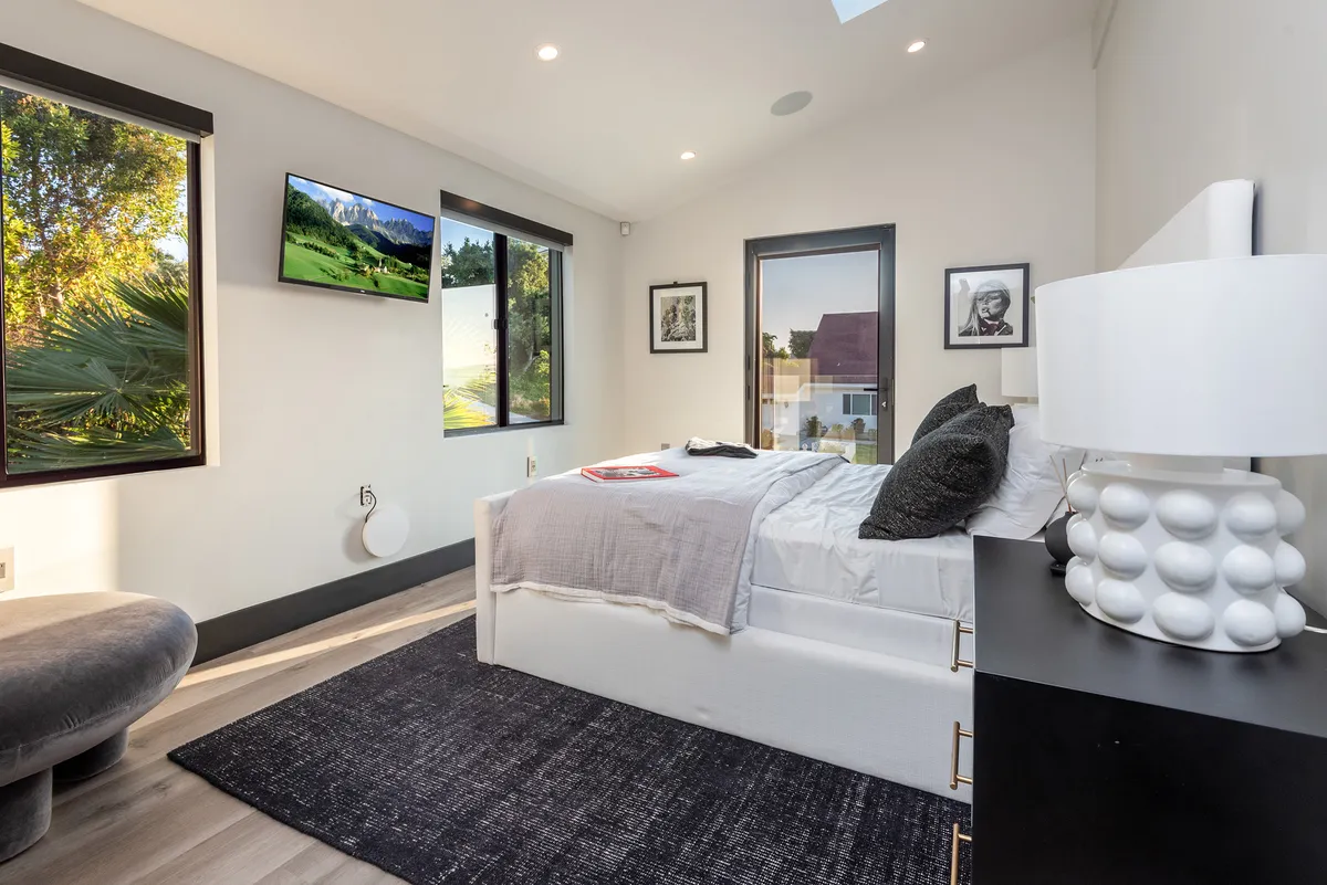 Bedroom 5 image