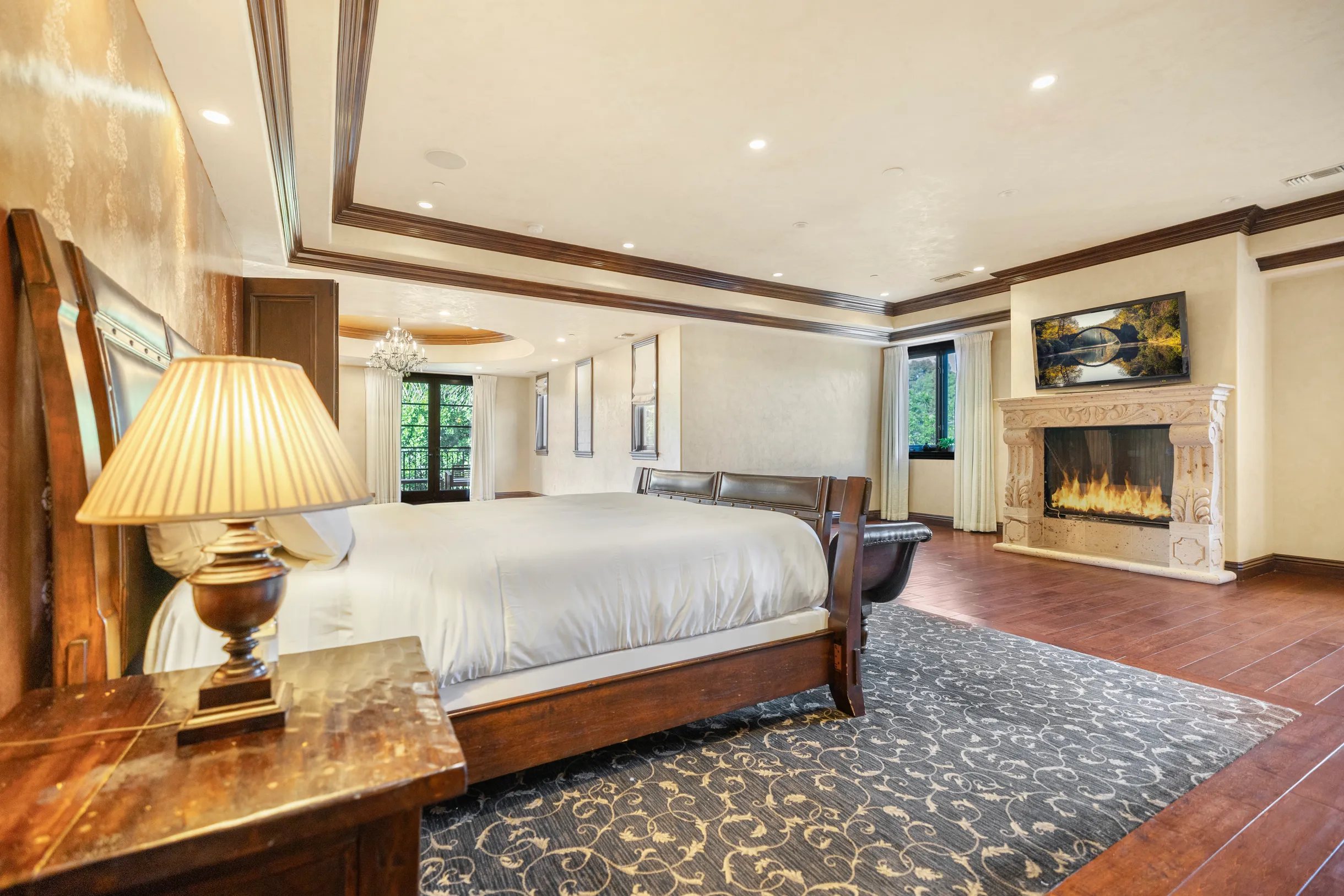 Wander Tarzana Estate #8