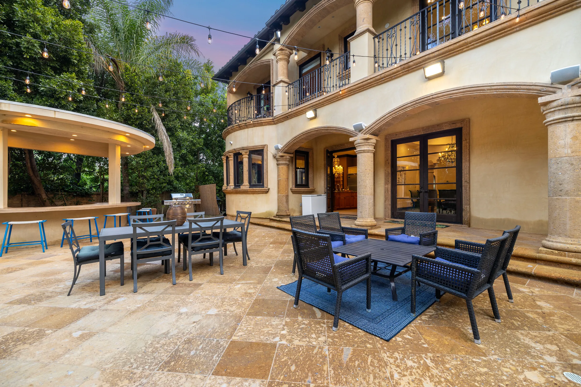 Wander Tarzana Estate #12