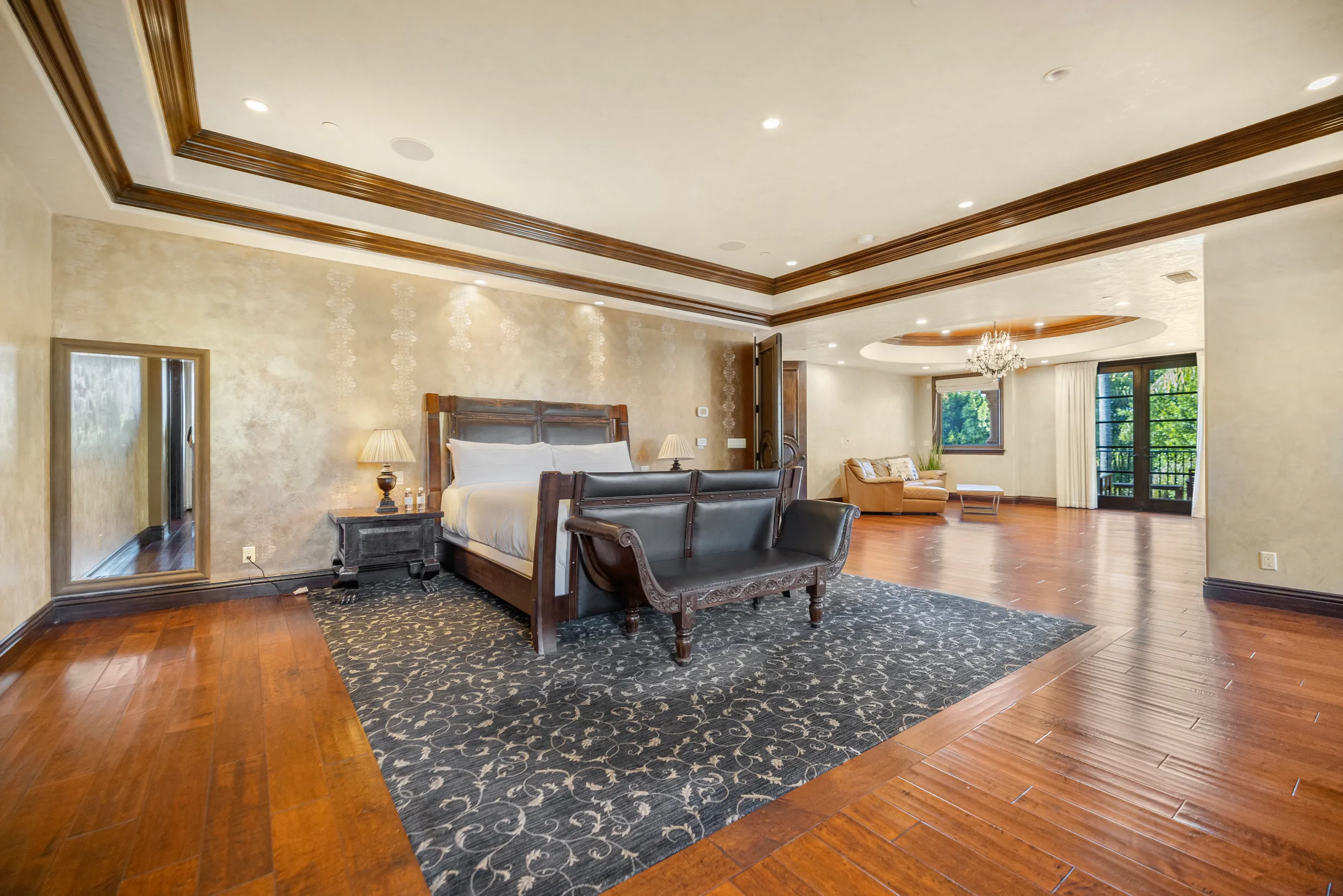 Wander Tarzana Estate #32