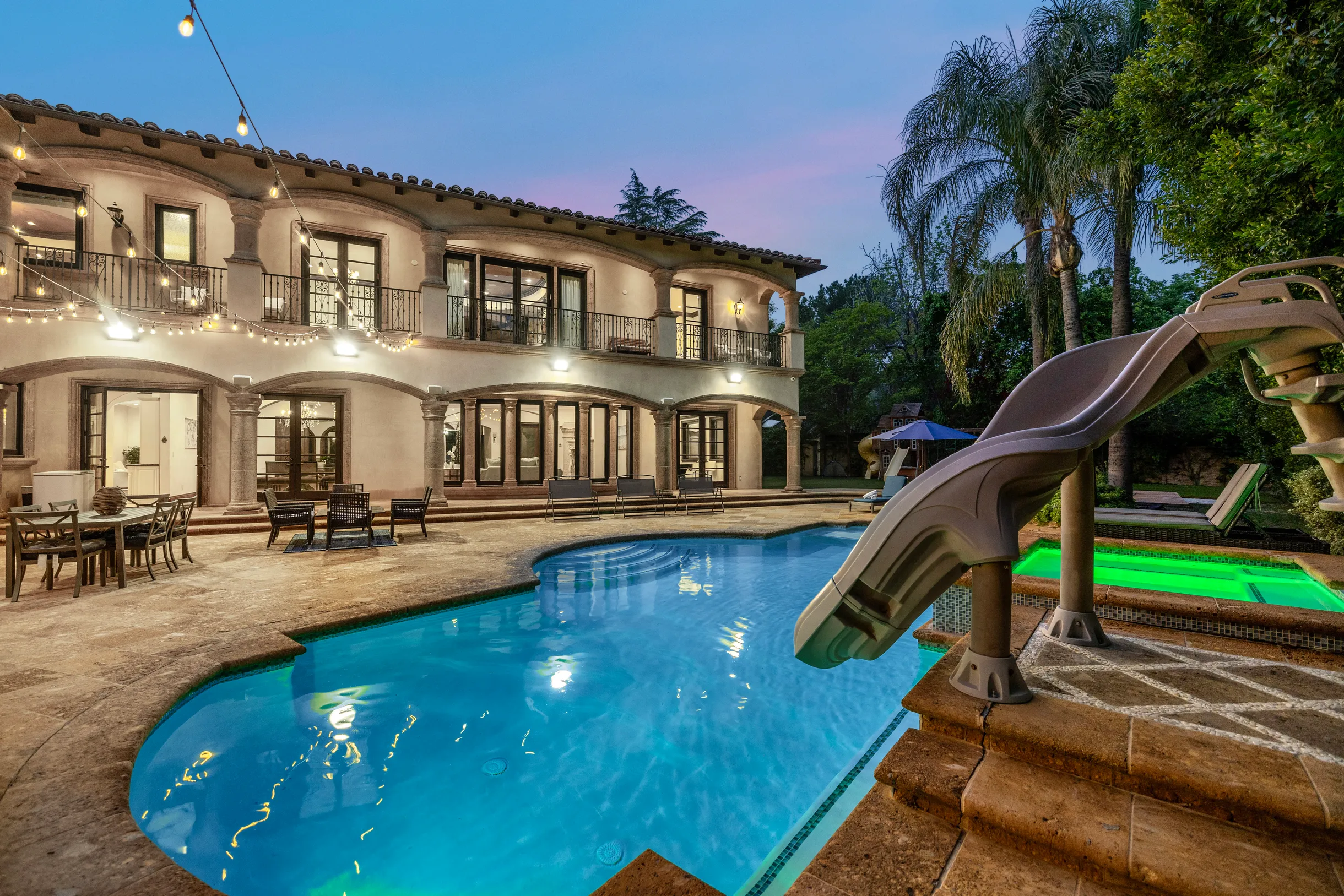 Wander Tarzana Estate #20