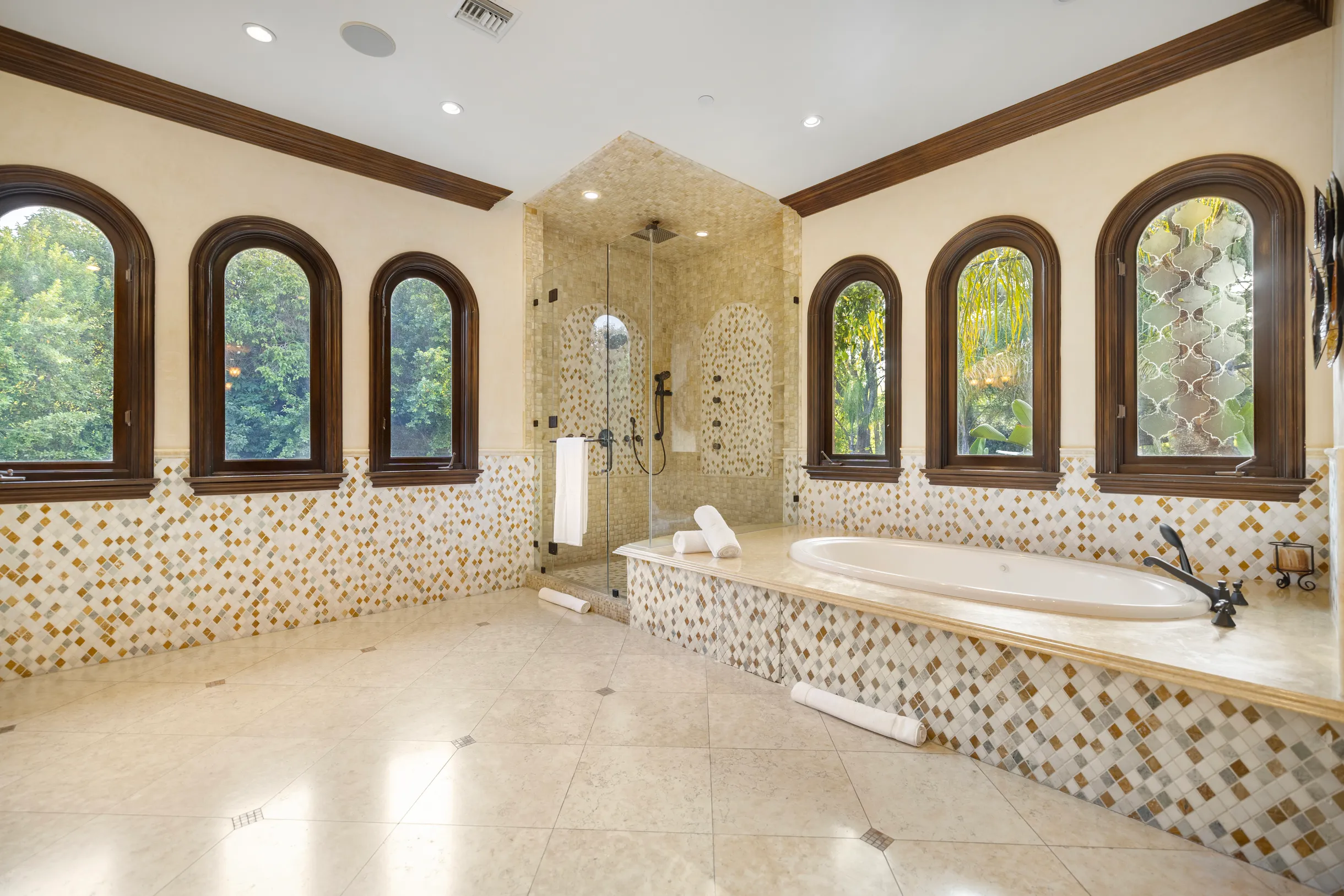 Wander Tarzana Estate #24