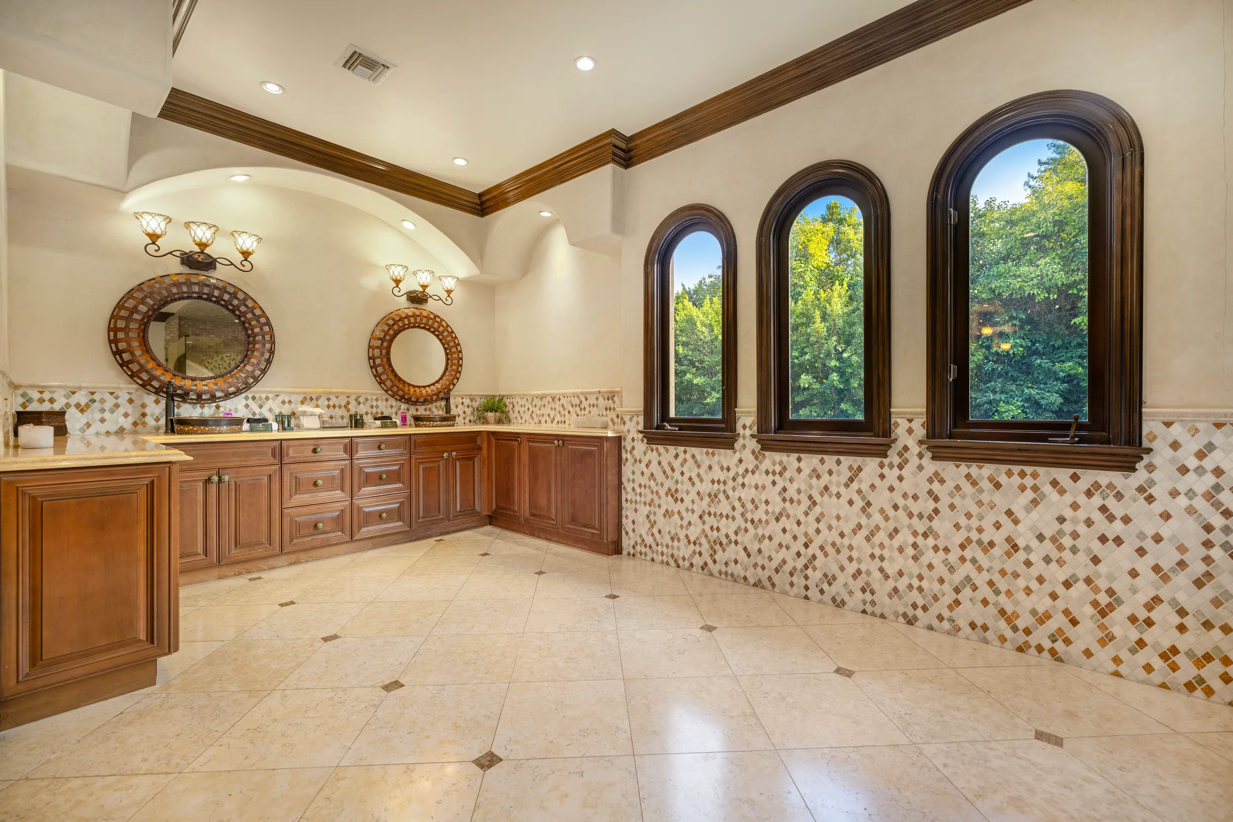 Wander Tarzana Estate #37