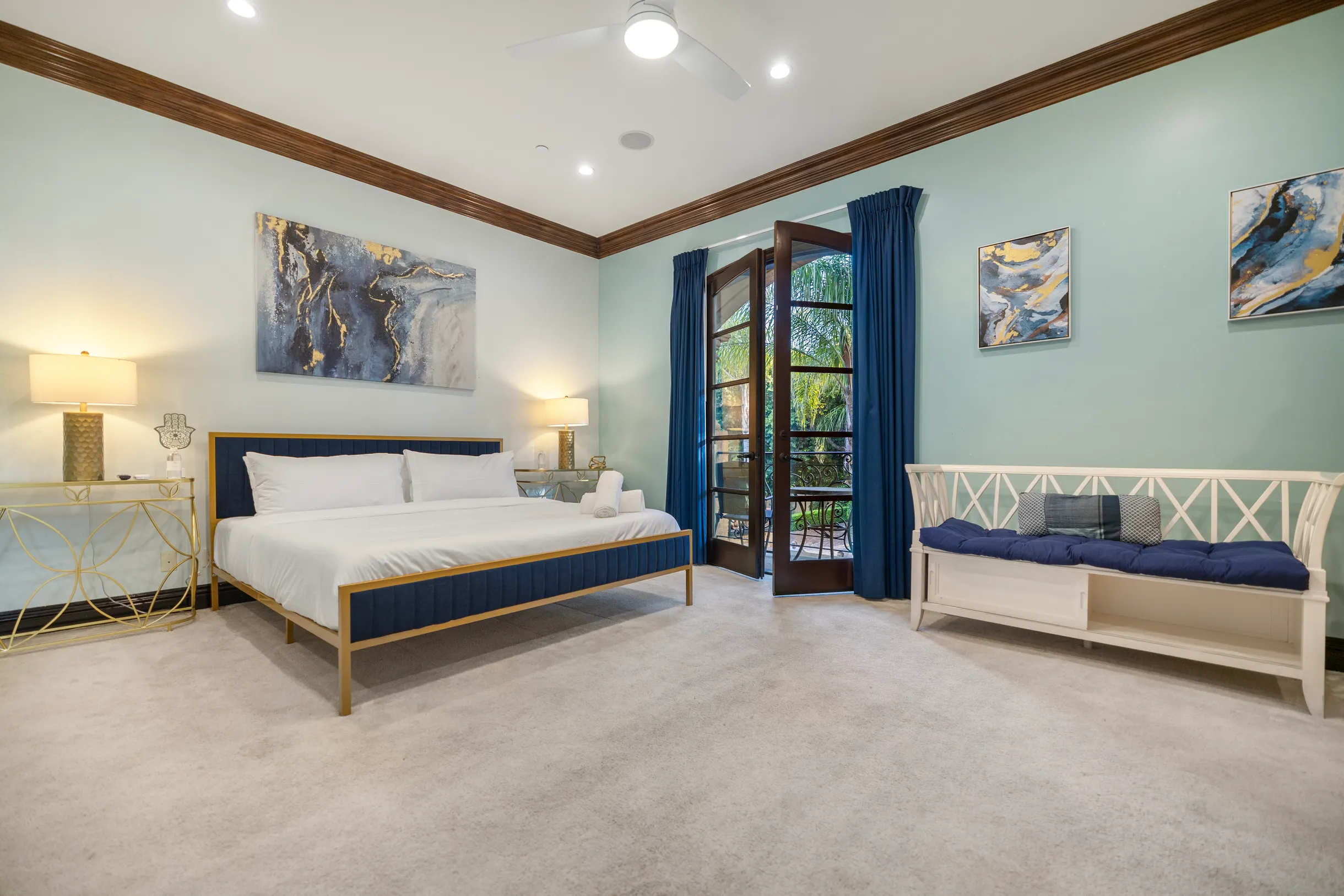 Wander Tarzana Estate #25