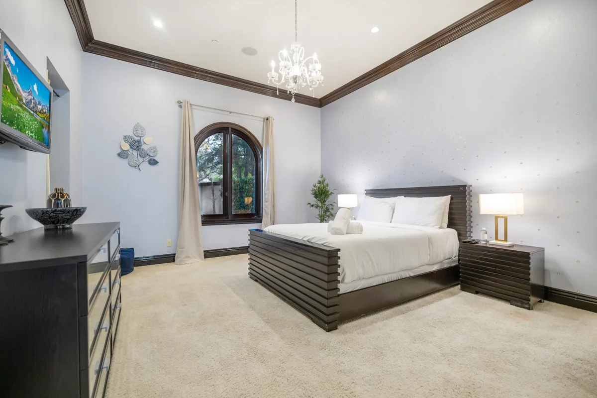 Bedroom 5 image