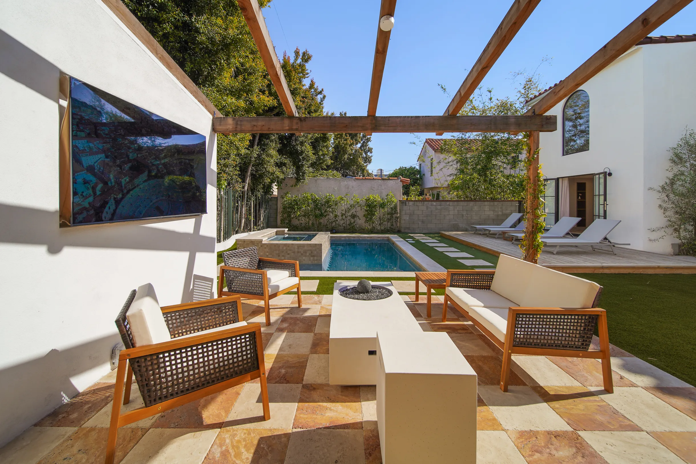 Wander Los Angeles Terra #21