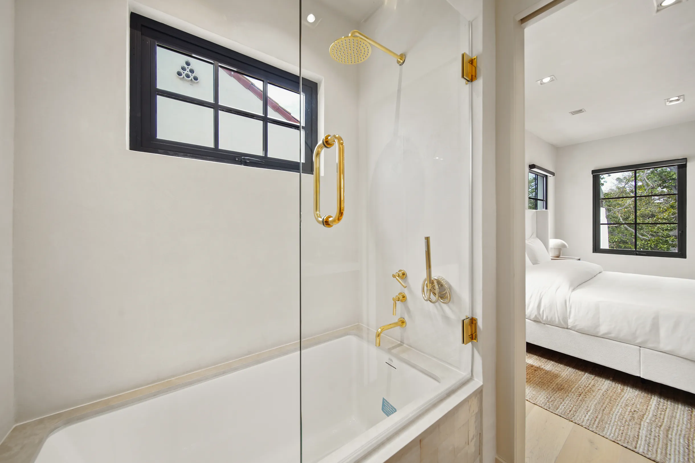 Wander Los Angeles Terra #23