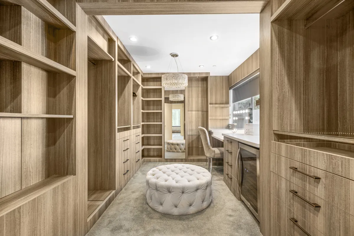 Wander Hollywood Mirage