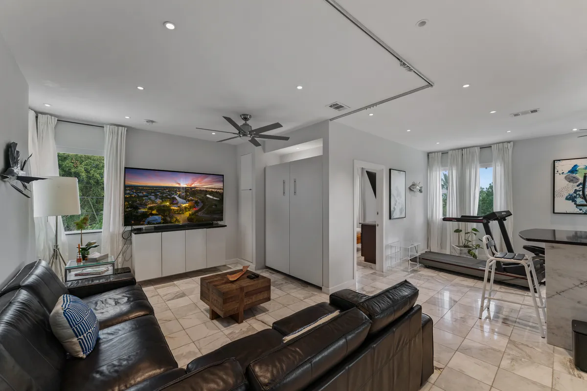 Wander Sombrero Oasis