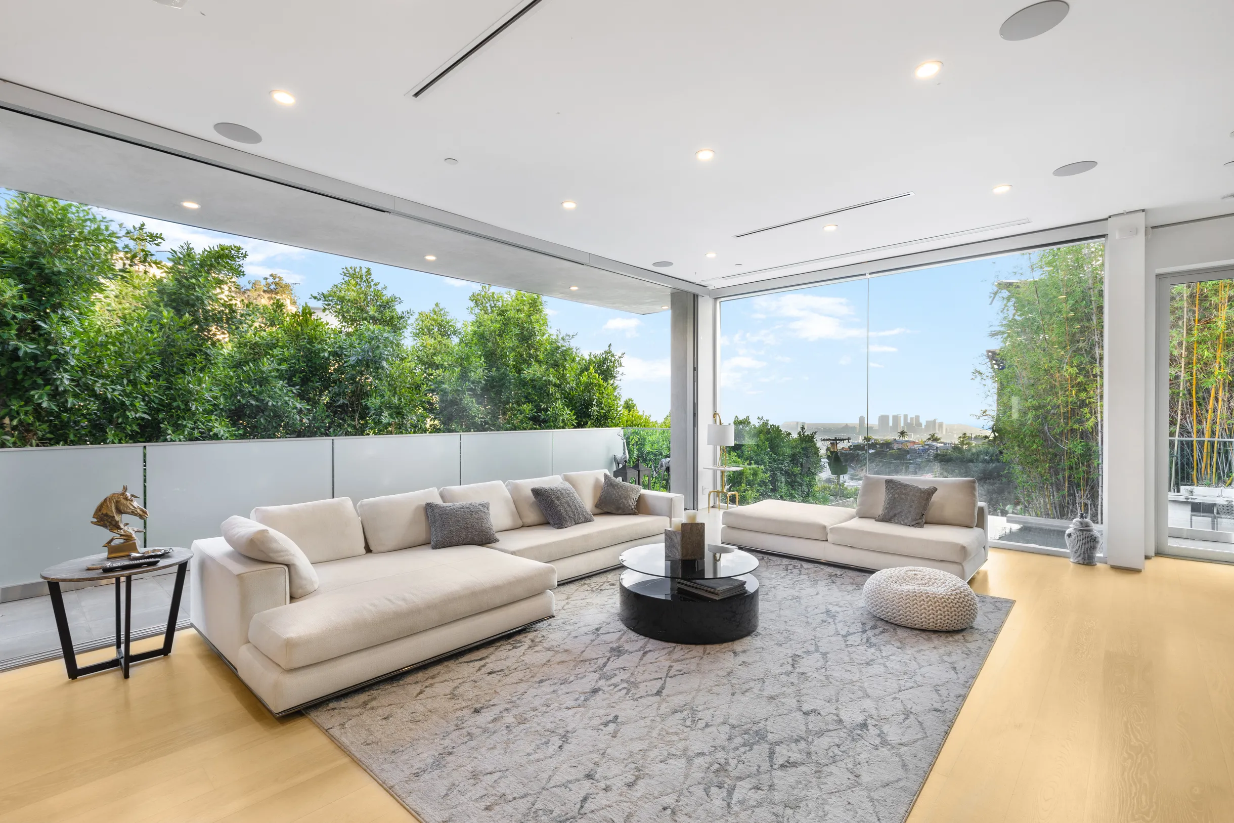 Wander Hollywood Hills Horizon #21