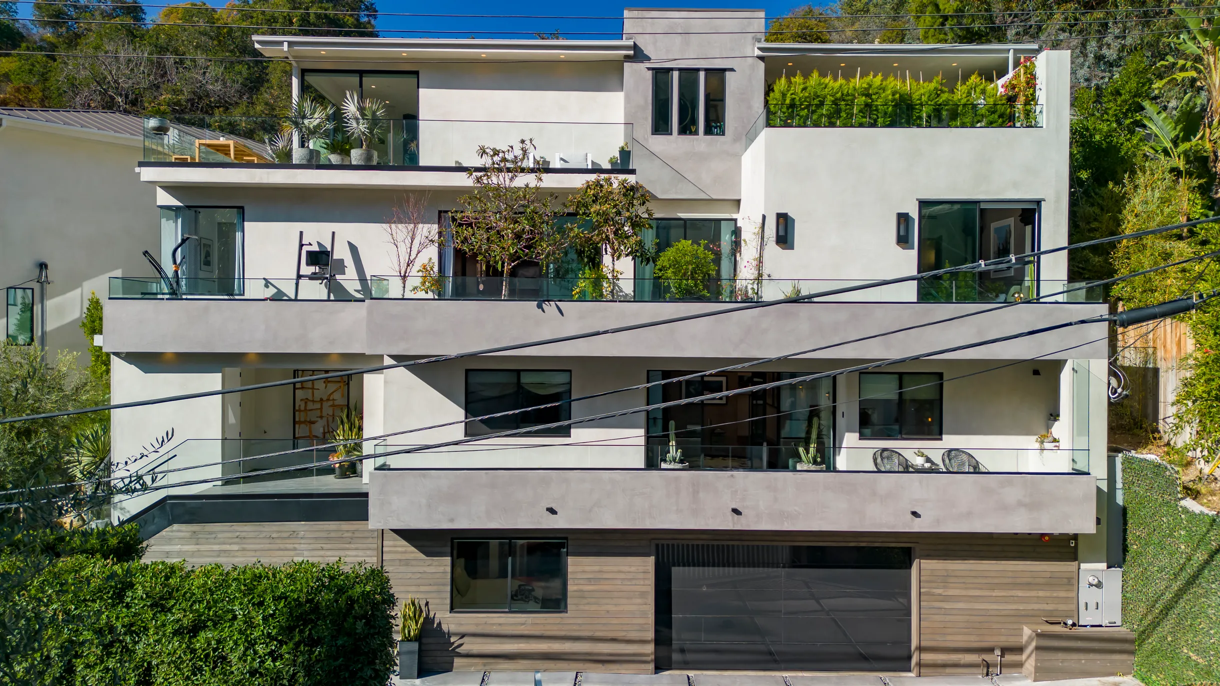 Wander Hollywood Haven #77