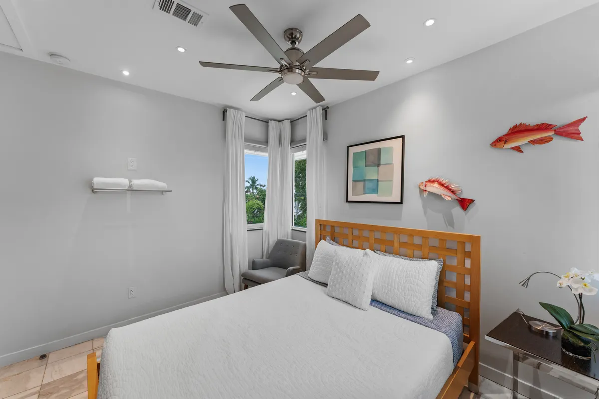 Bedroom 6 image