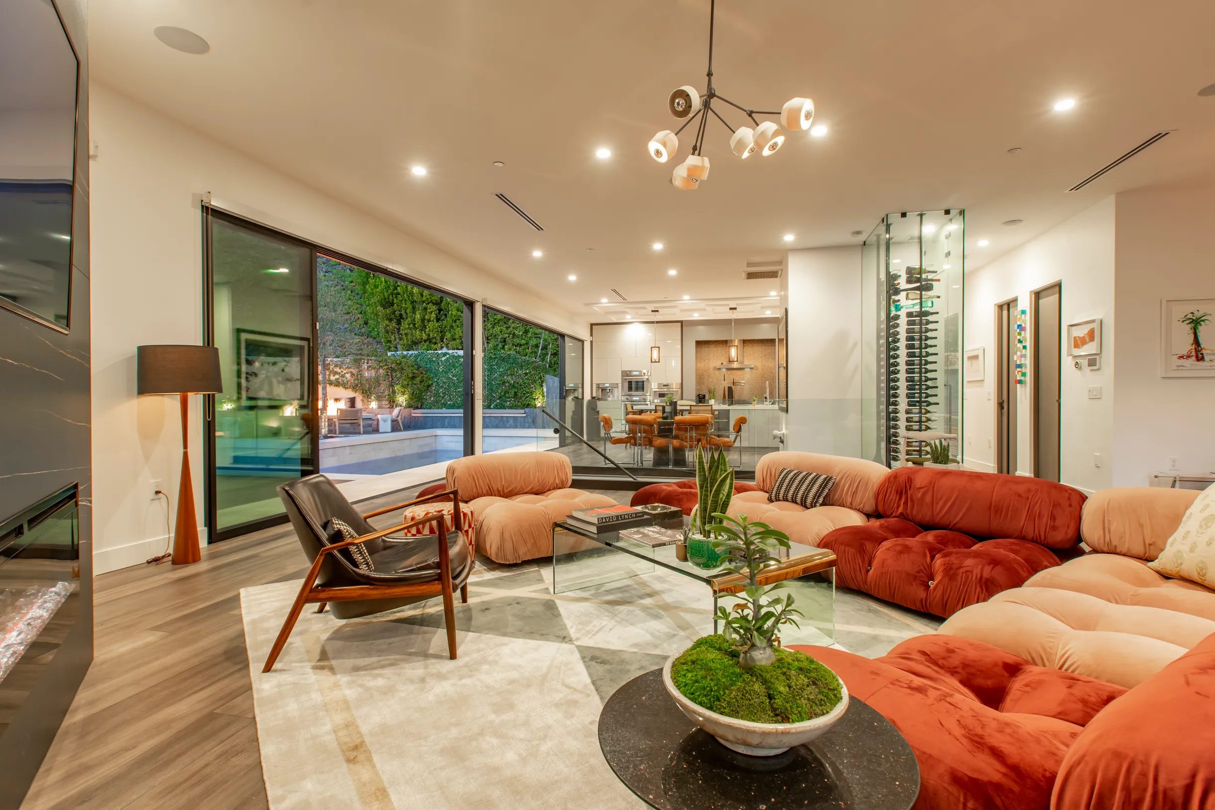 Wander Hollywood Haven #32