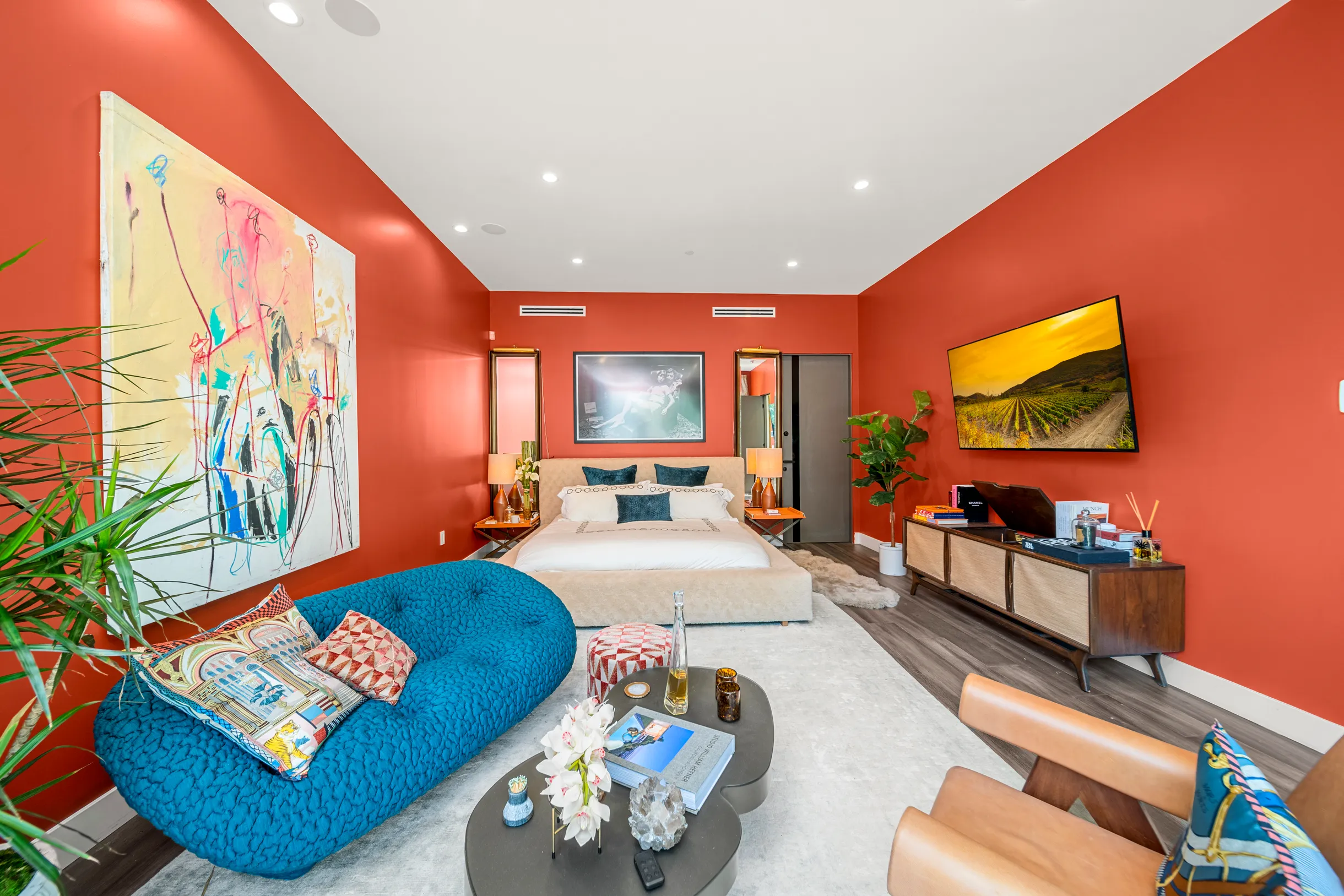 Wander Hollywood Haven #98