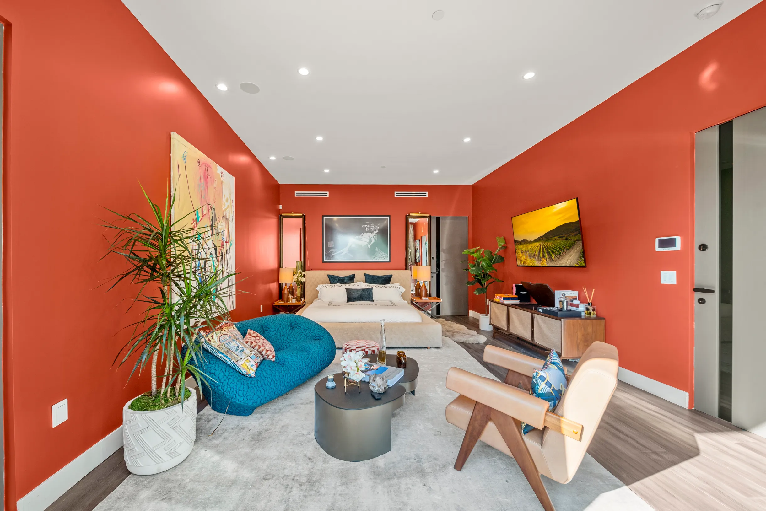 Wander Hollywood Haven #104