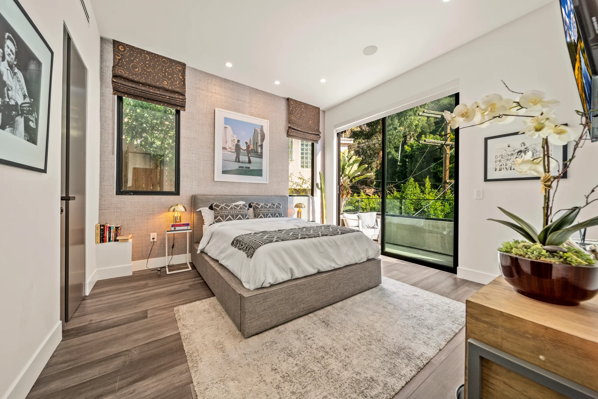 Wander Hollywood Haven #54