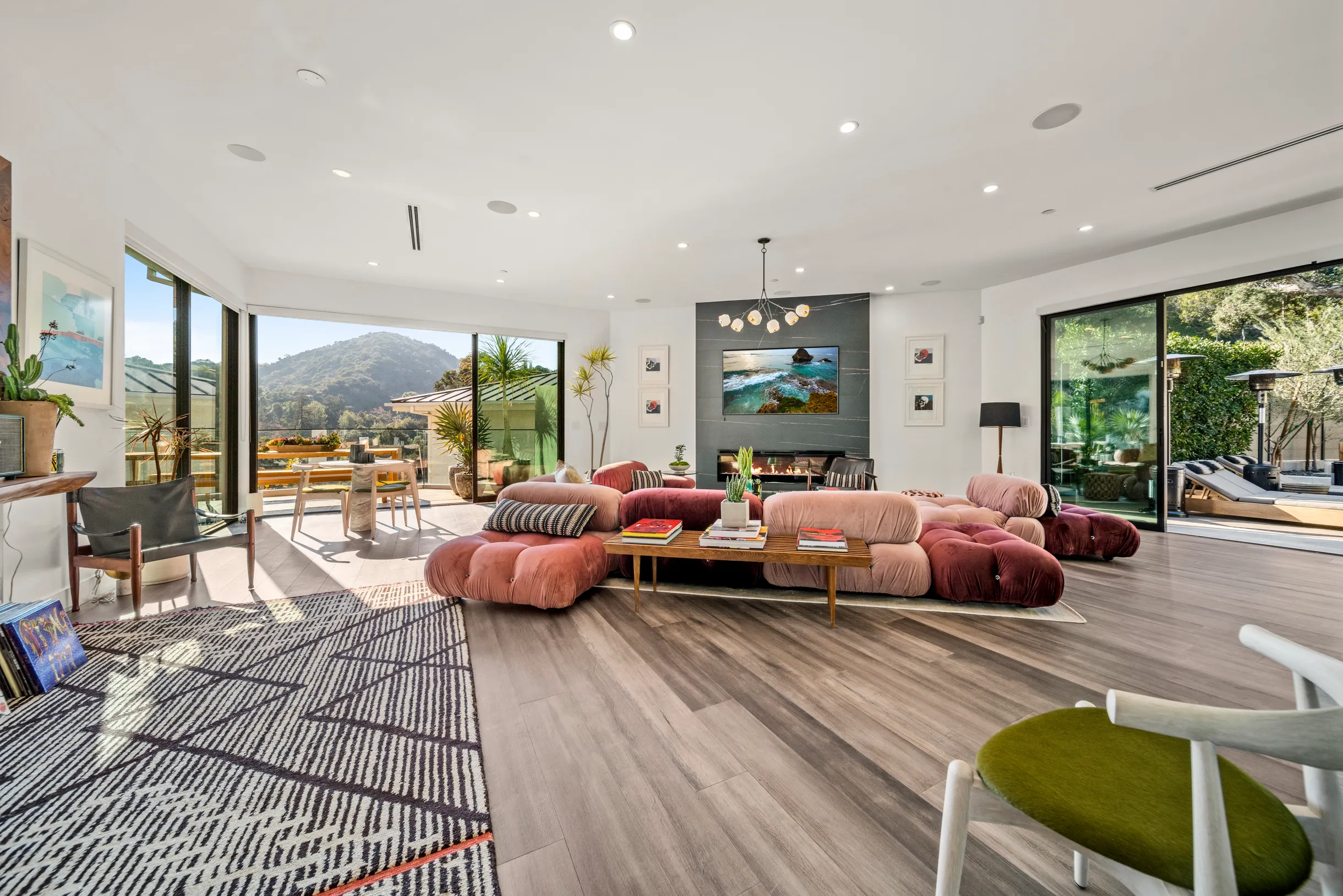 Wander Hollywood Haven #106