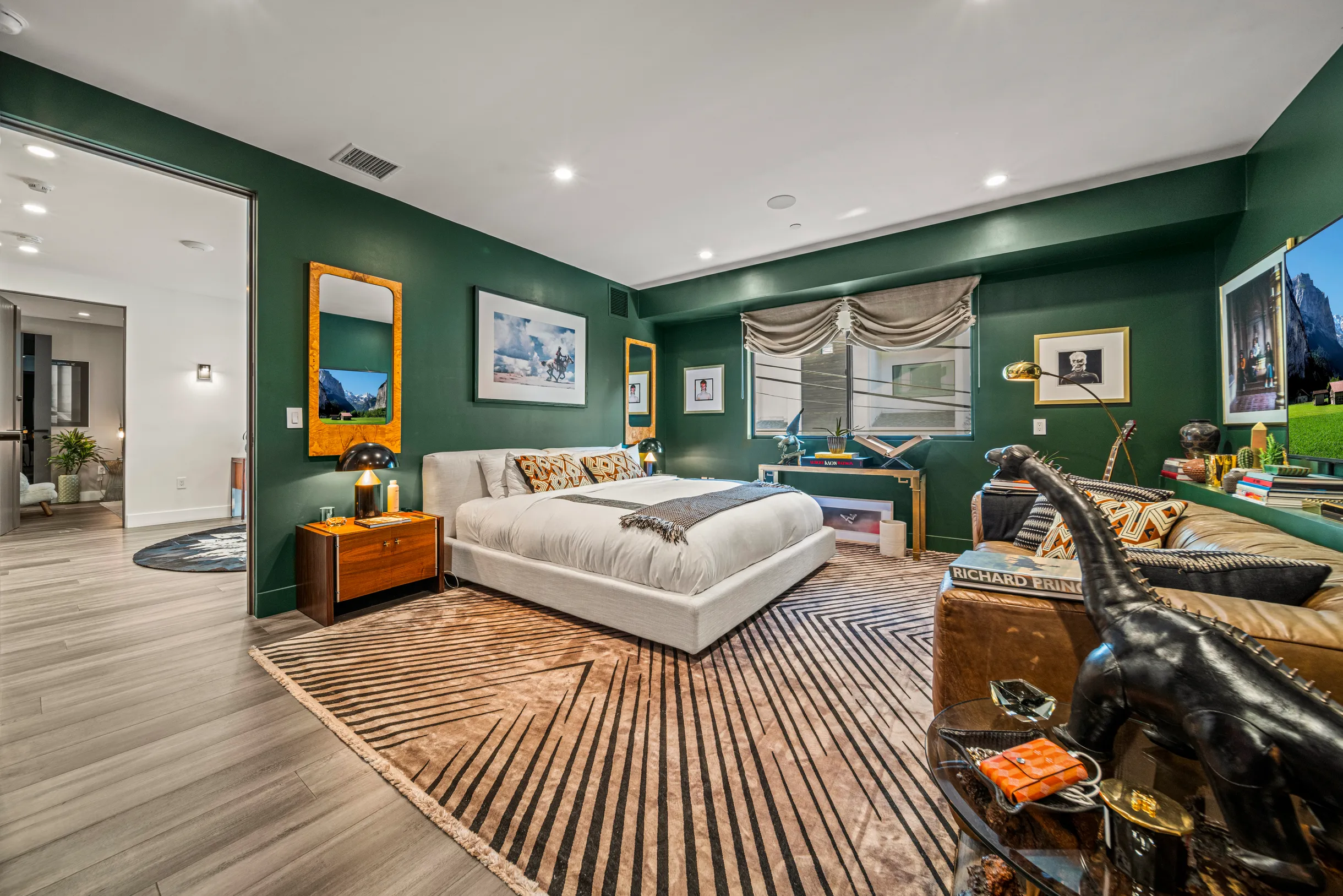 Wander Hollywood Haven #15